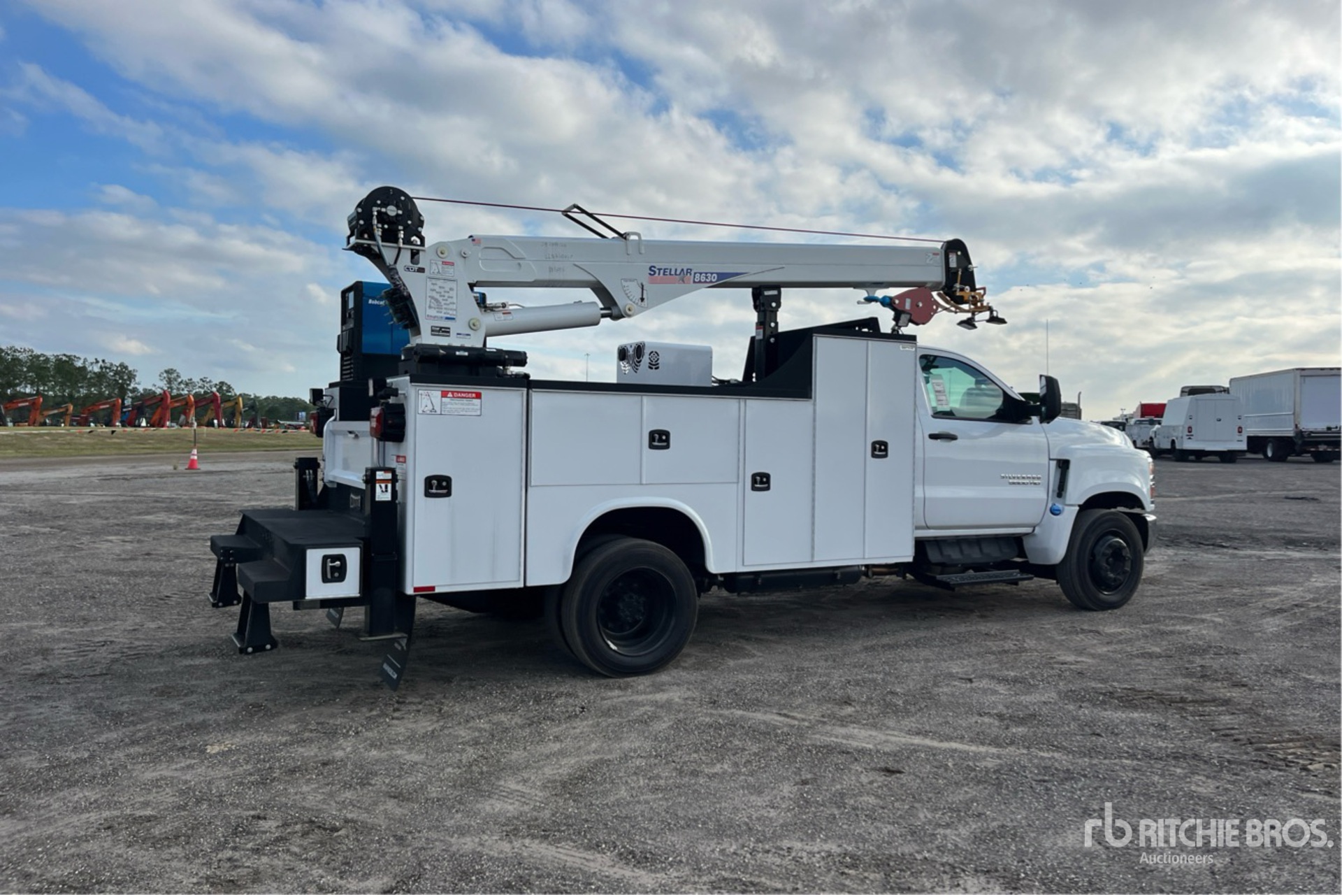 General Appearance with Picture, Right Rear Corner