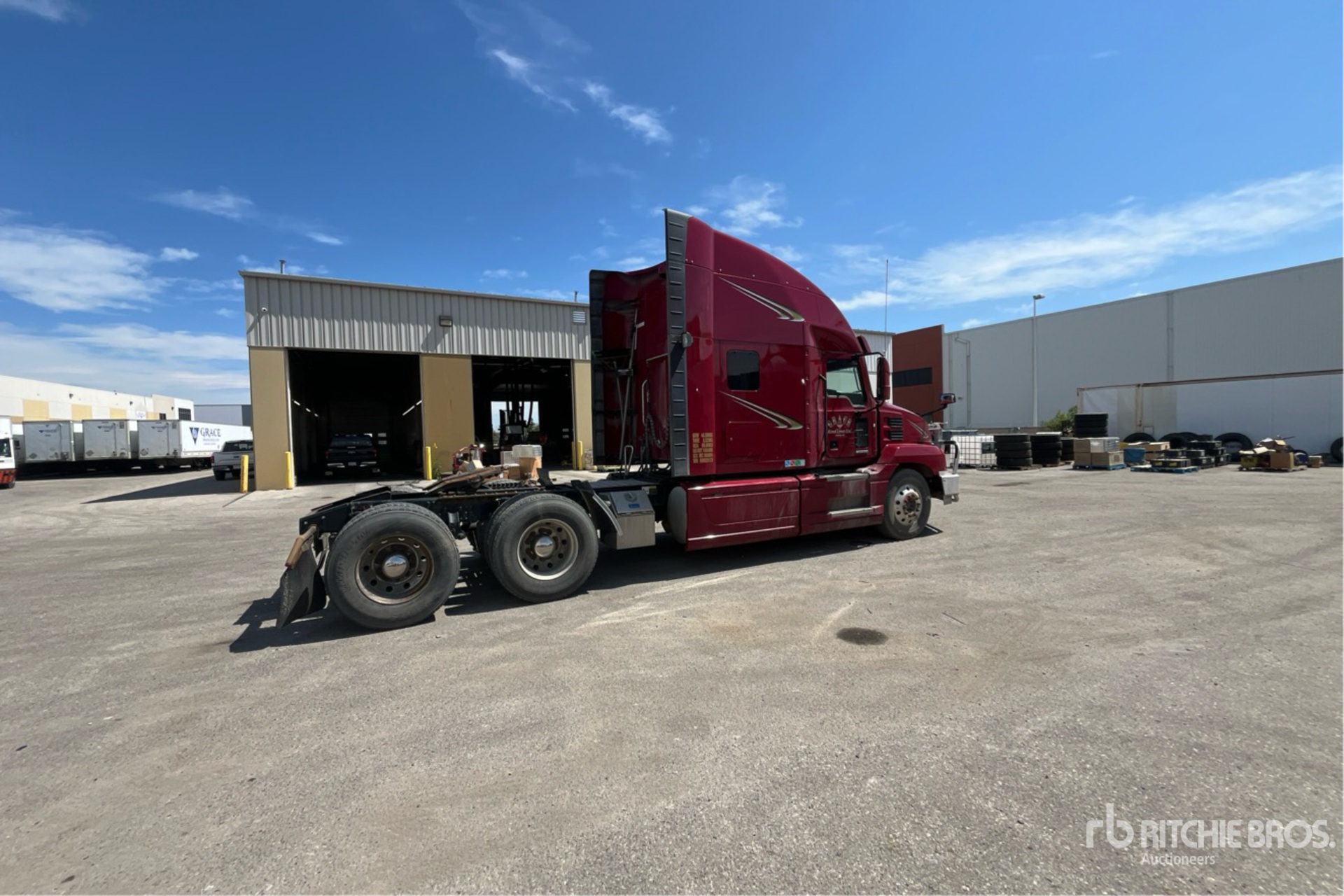 General Appearance with Picture, Right Rear Corner
