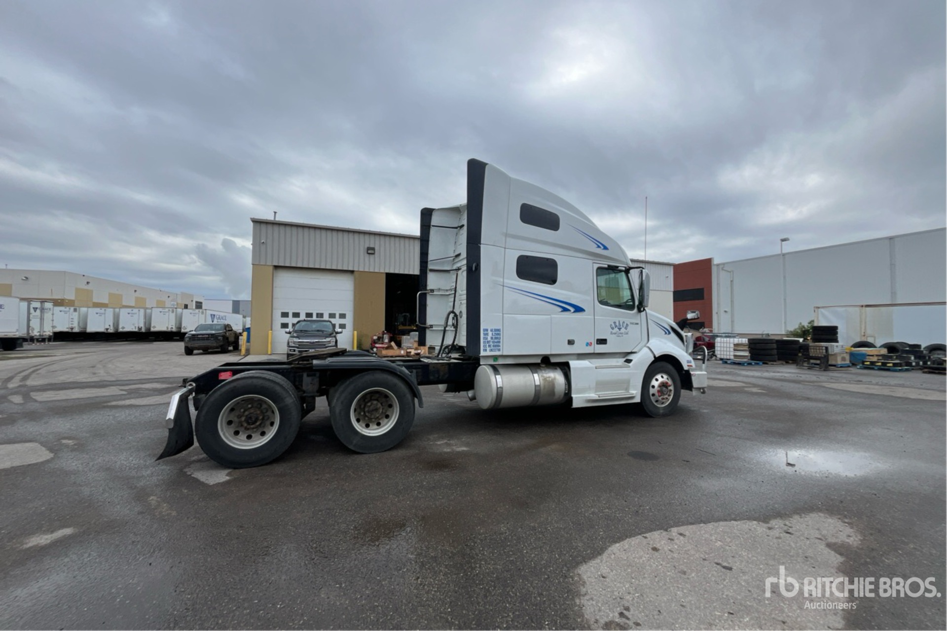 General Appearance with Picture, Right Rear Corner