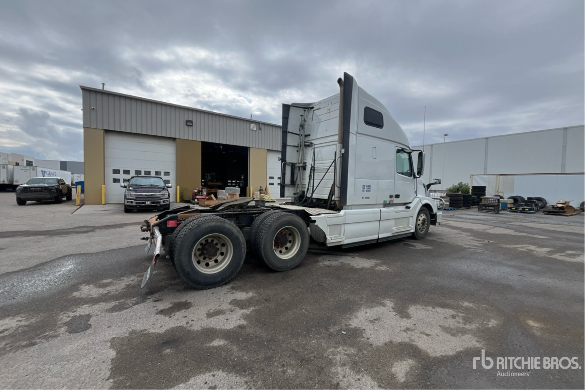 General Appearance with Picture, Right Rear Corner