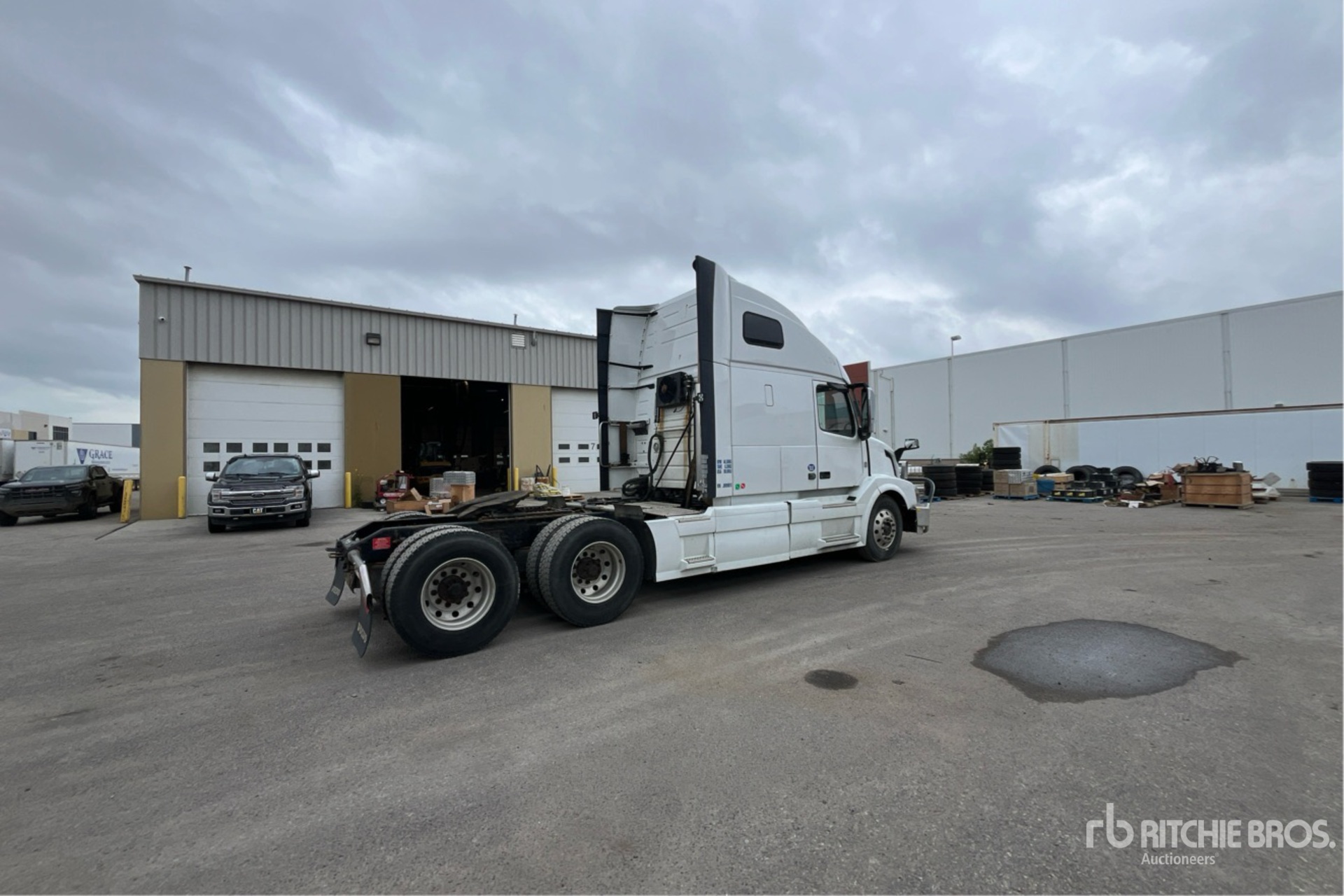 General Appearance with Picture, Right Rear Corner