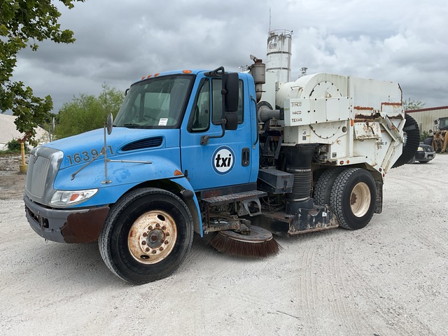 2007 Tymco 600 on 2007 International 4200 Sweeper Truck 2007 Tymco 600 on 2007 International 4200 Sweeper Truck