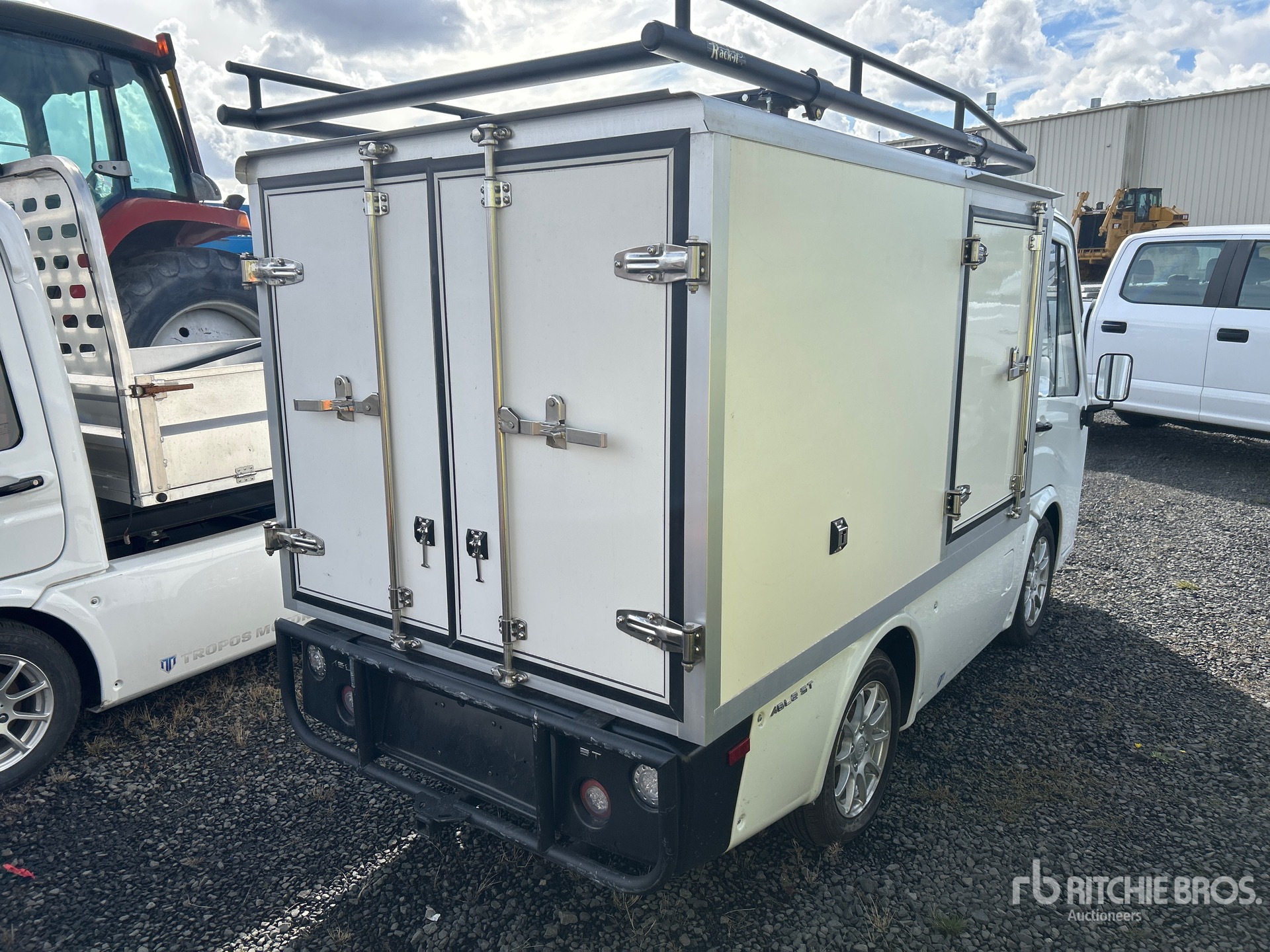 General Appearance with Picture, Right Rear Corner