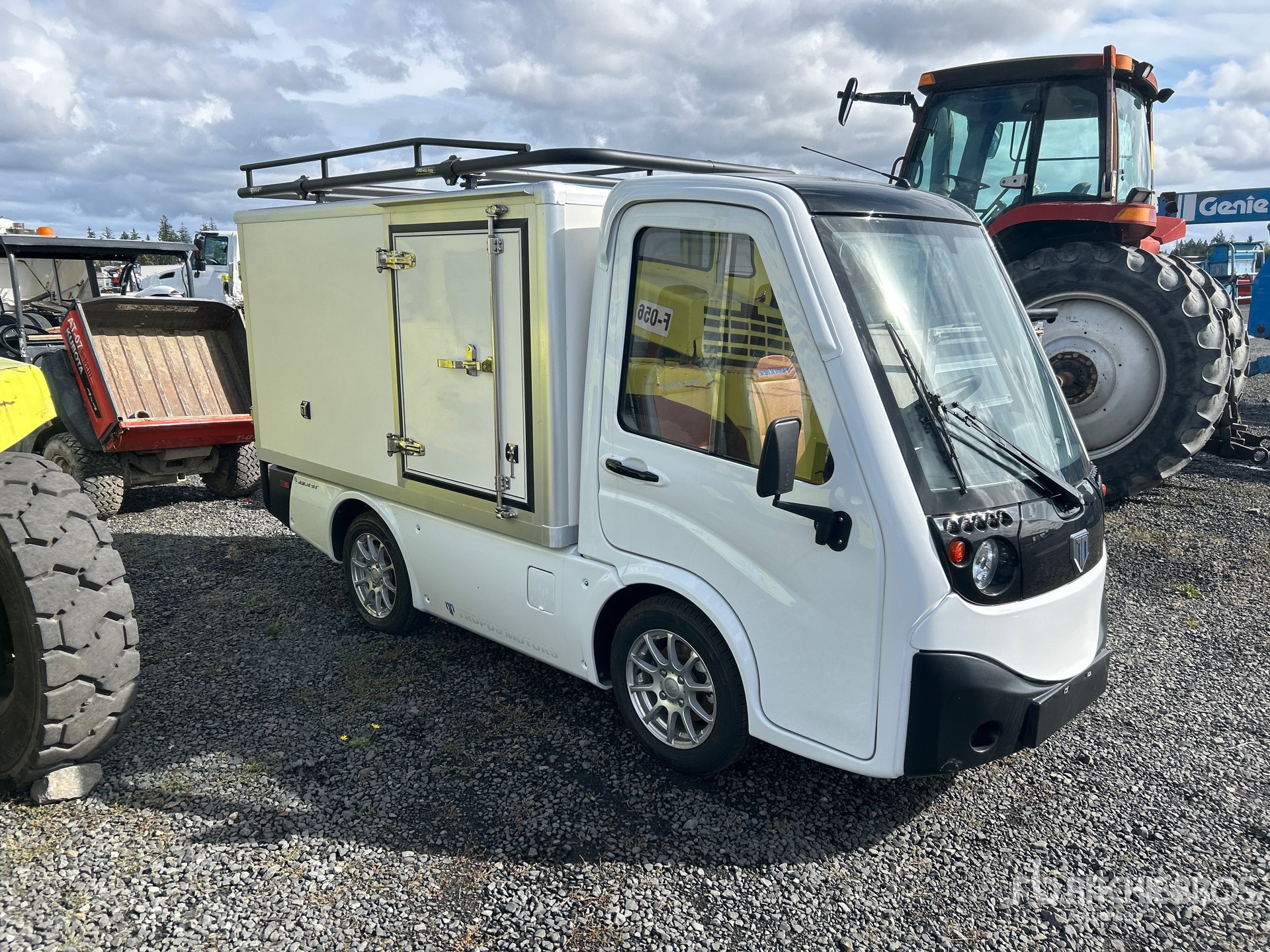 General Appearance with Picture, Right Front Corner