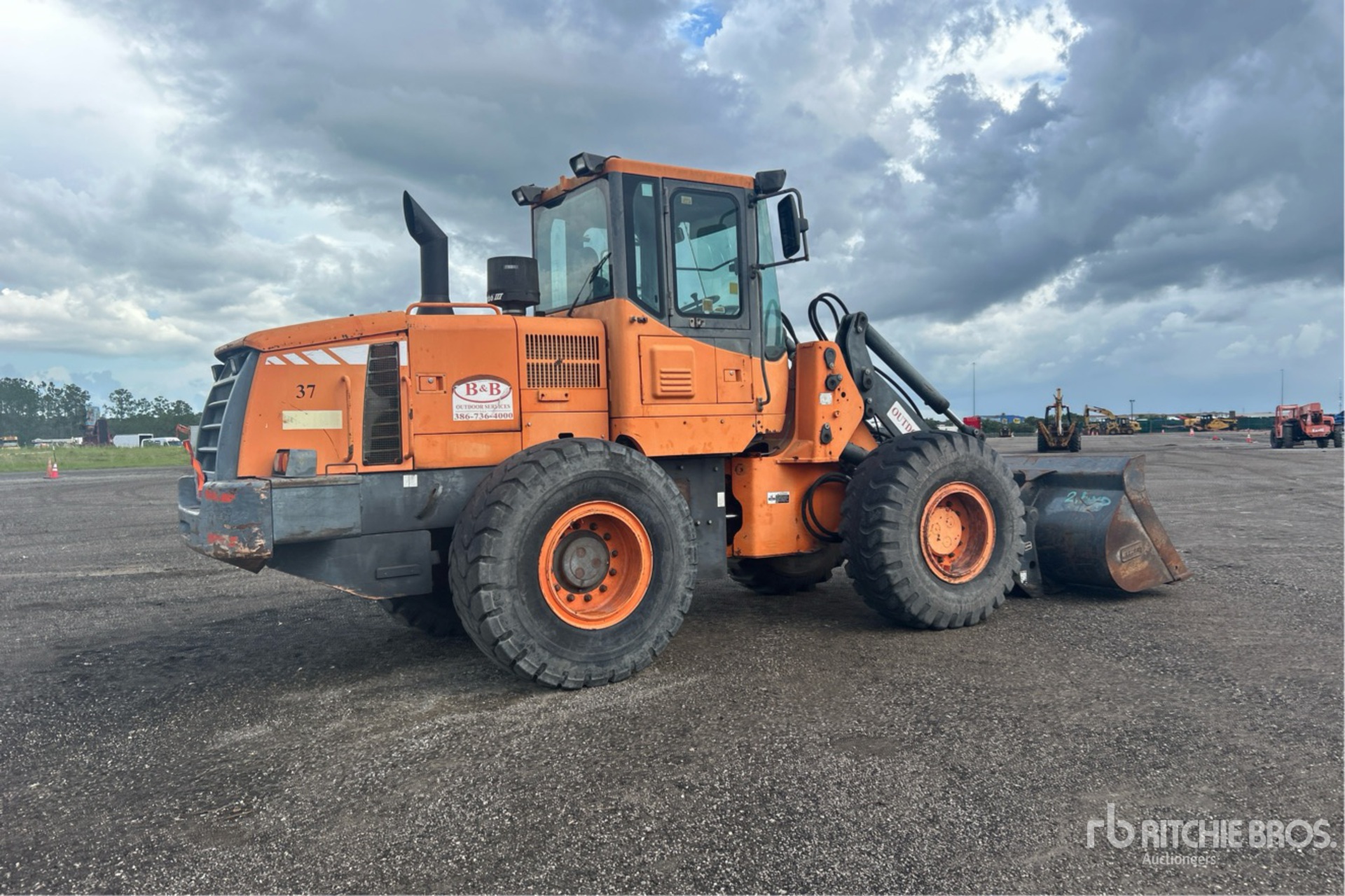 General Appearance with Picture, Right Rear Corner