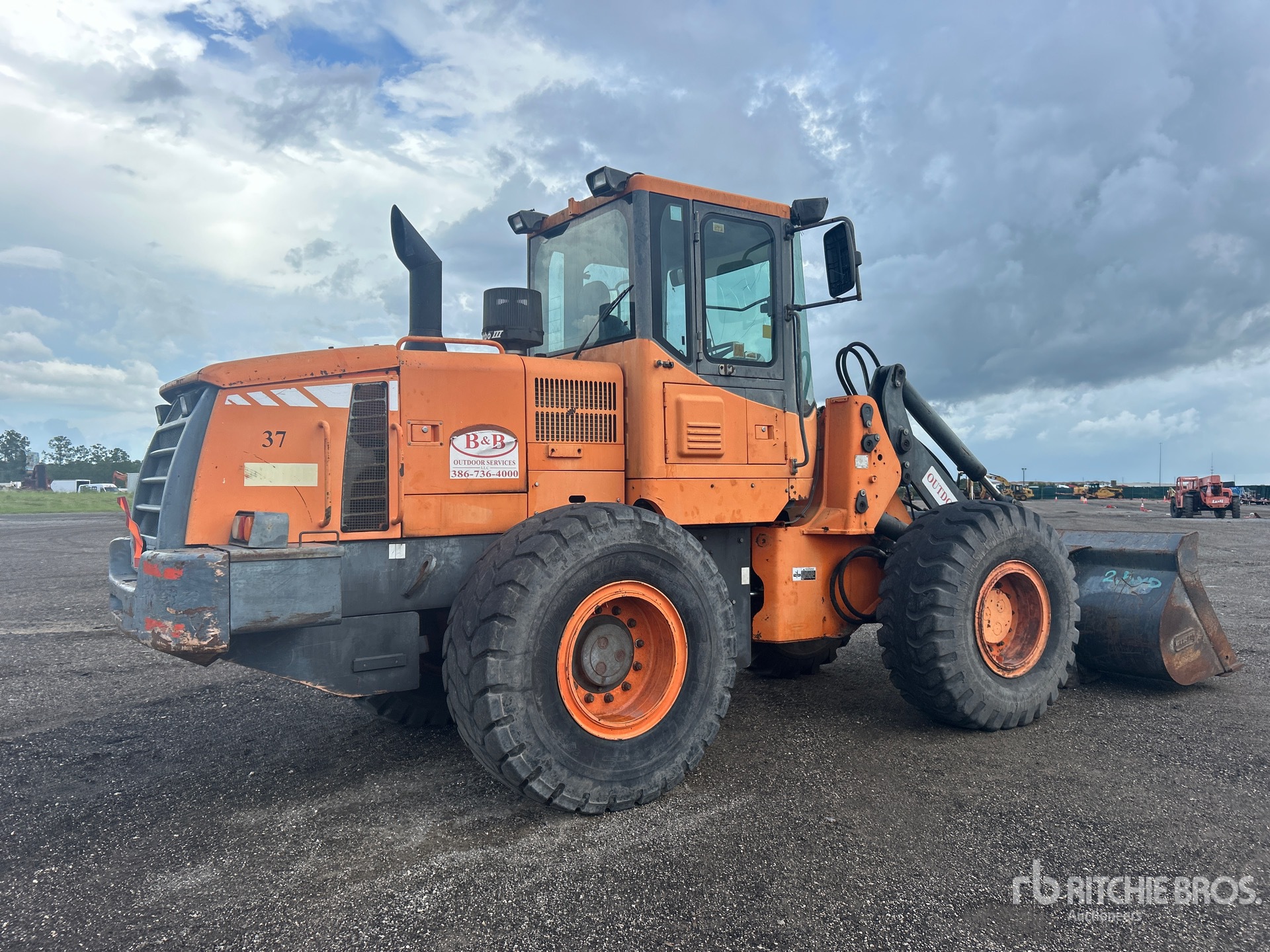 General Appearance with Picture, Right Rear Corner