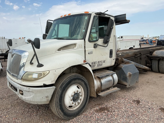 2007 International 4400 6x4 Roll-Off Truck 2007 International 4400 6x4 Roll-Off Truck