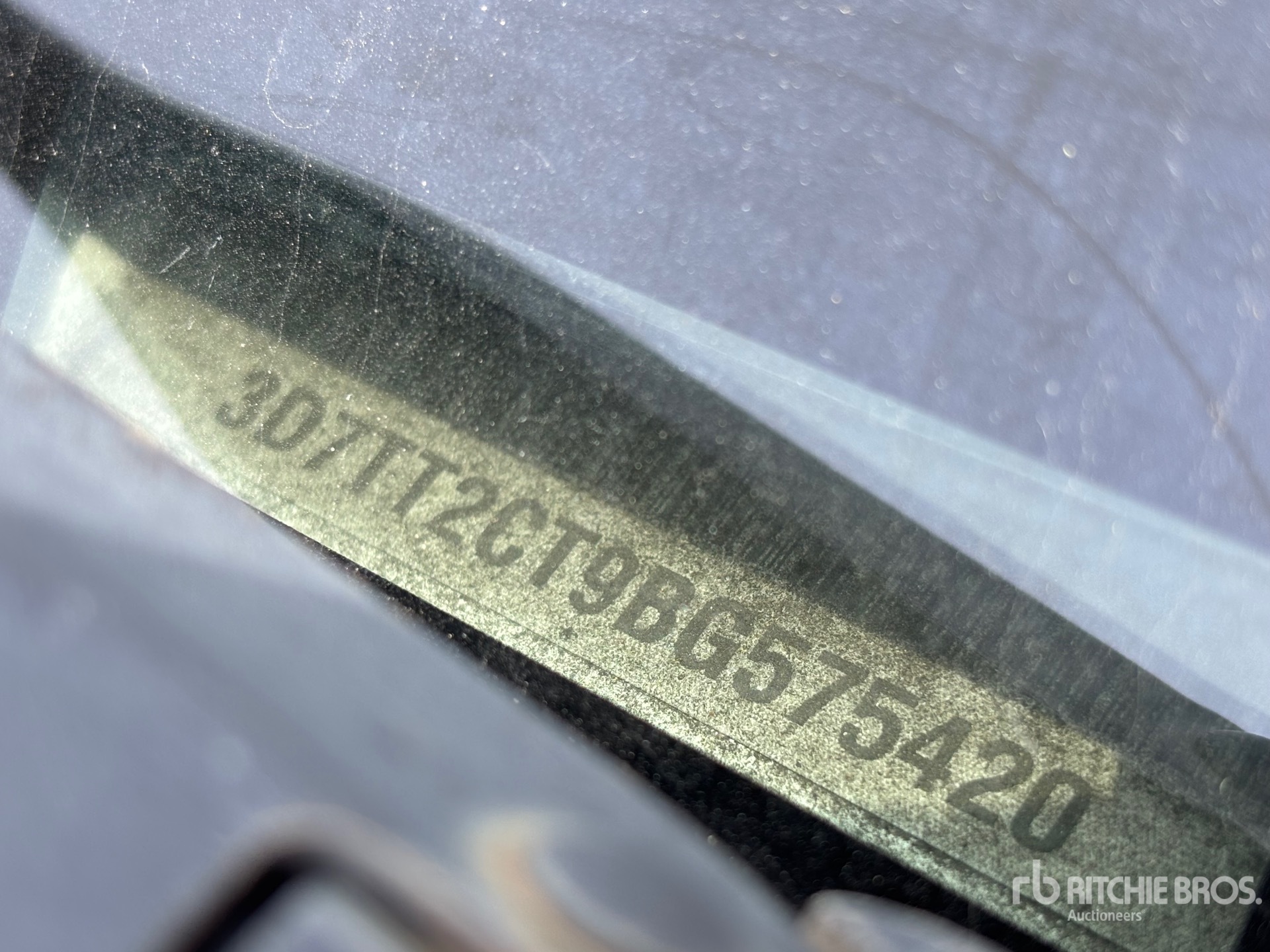 General Appearance with Numéro de série/Numéro d'identification du véhicule automobile
