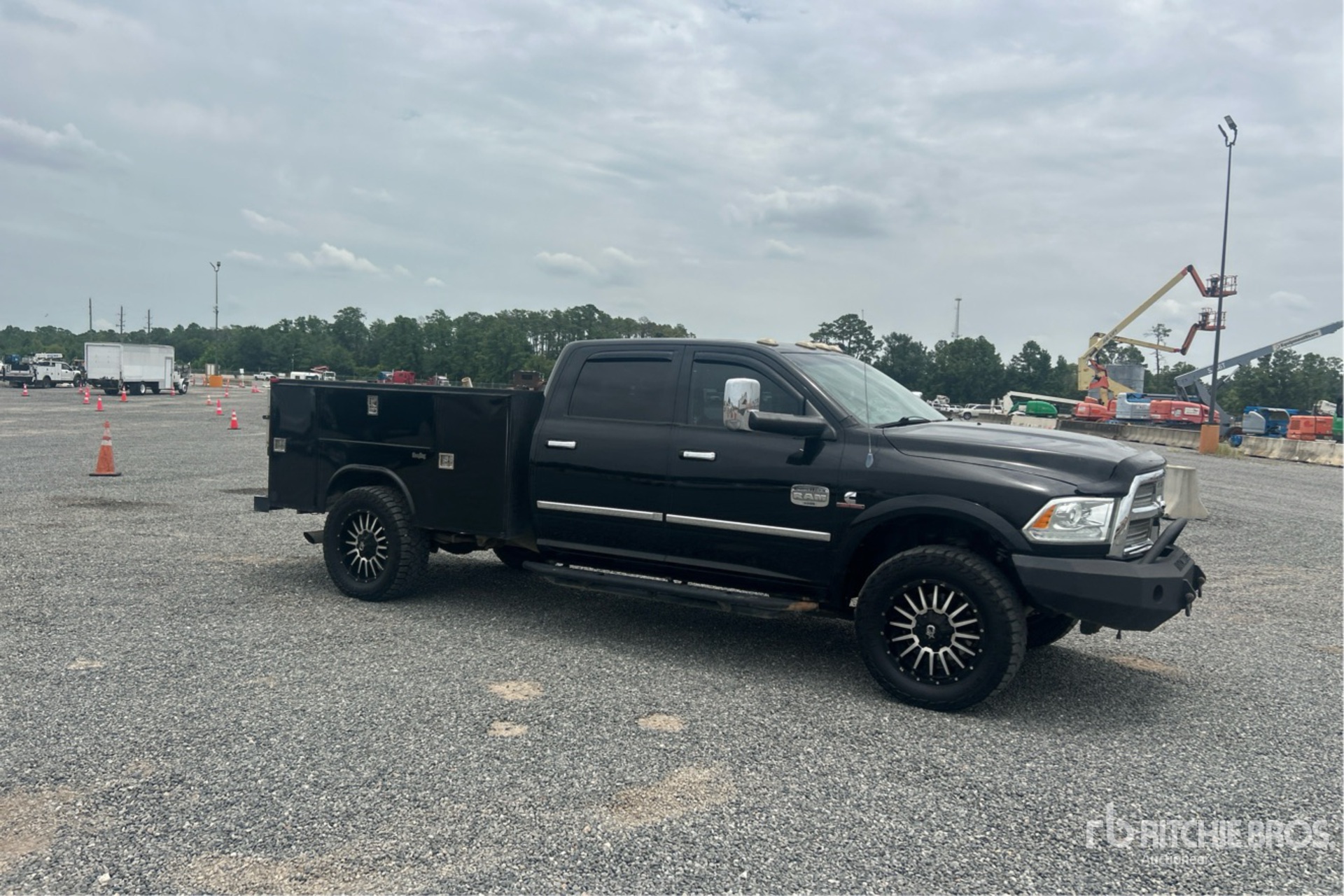General Appearance with Picture, Right Front Corner