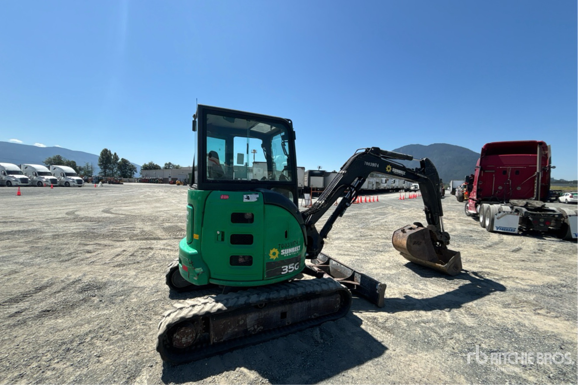 General Appearance with Picture, Right Rear Corner