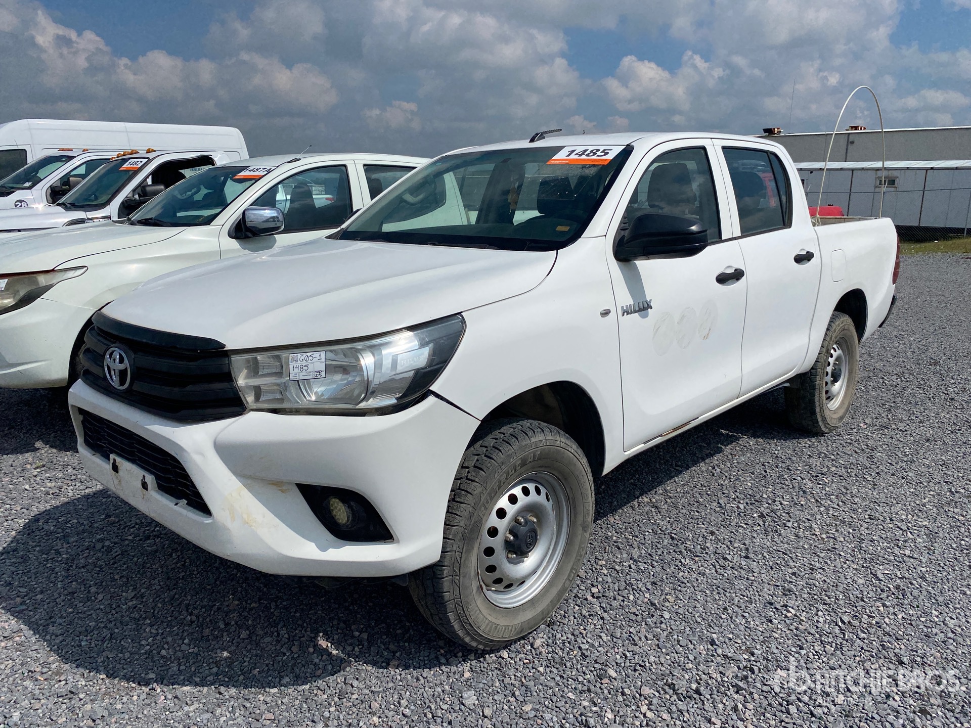 General Appearance with Picture, Left Front Corner