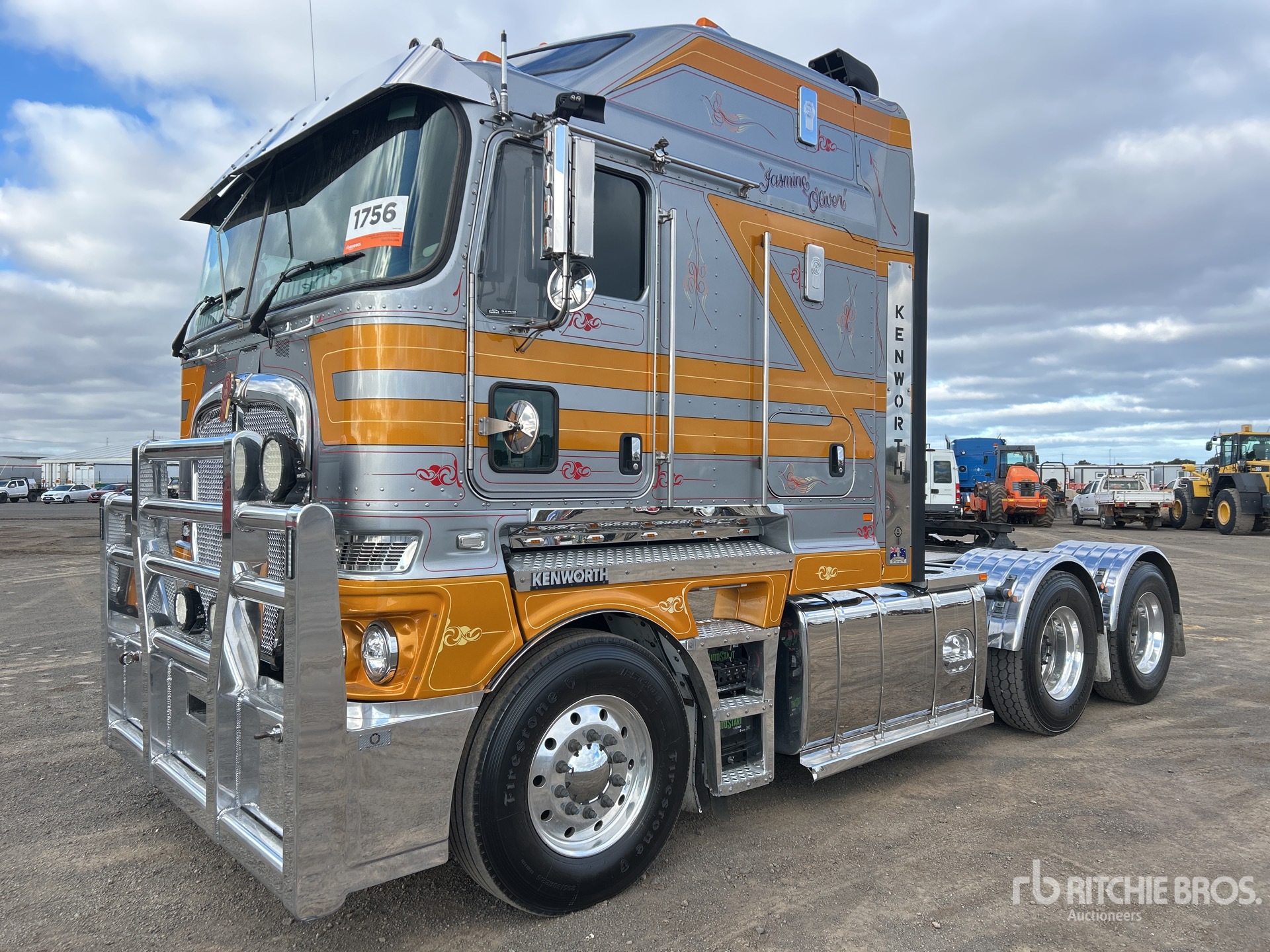 General Appearance with Picture, Right Front Corner