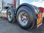 4 Underbody - Truck with 