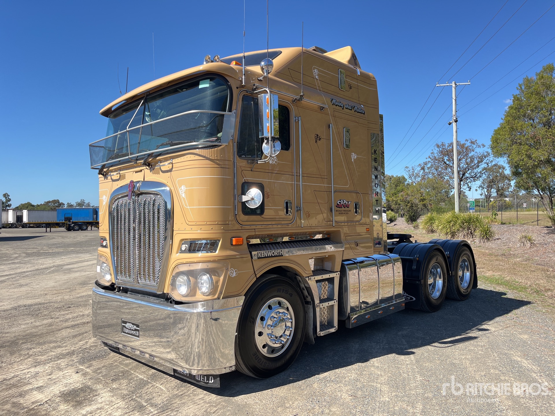 General Appearance with Picture, Right Front Corner