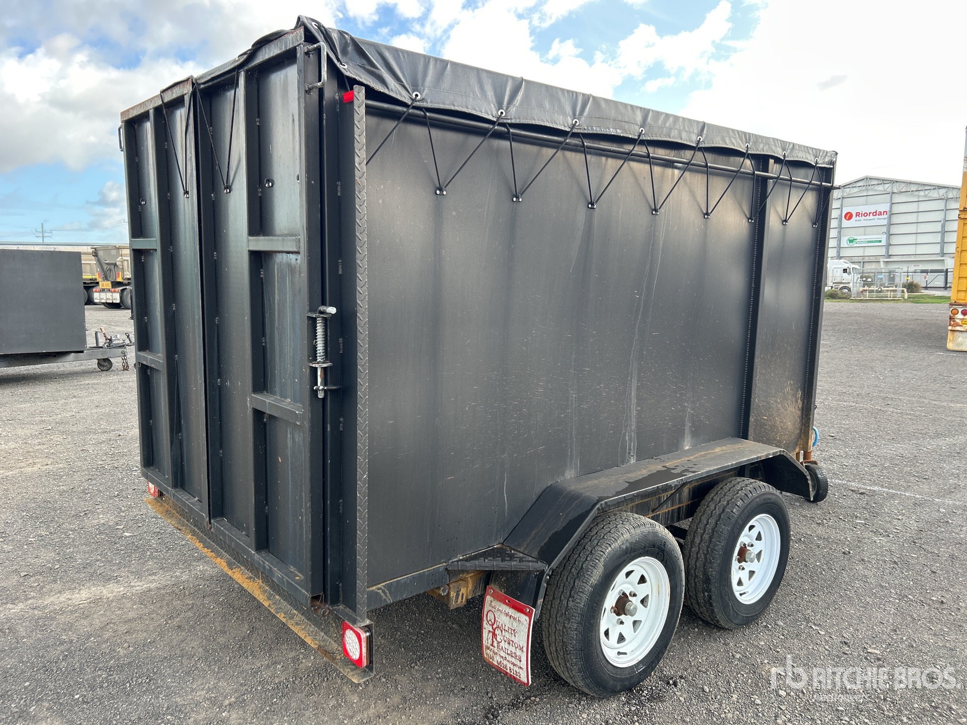 General Appearance with Picture, Left Rear Corner