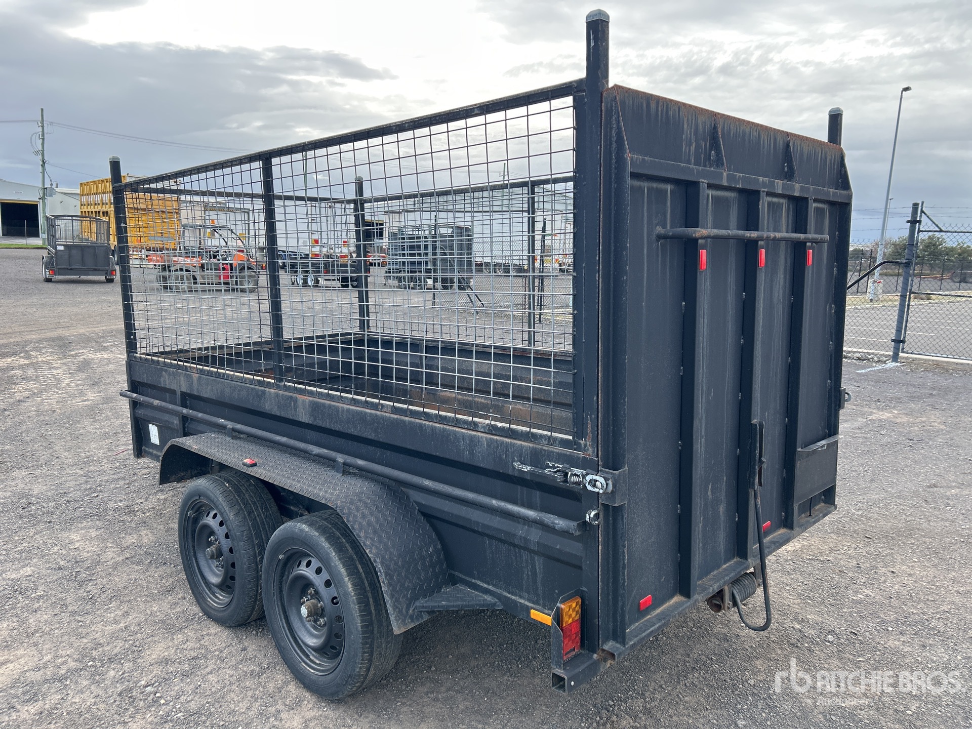 General Appearance with Picture, Left Rear Corner
