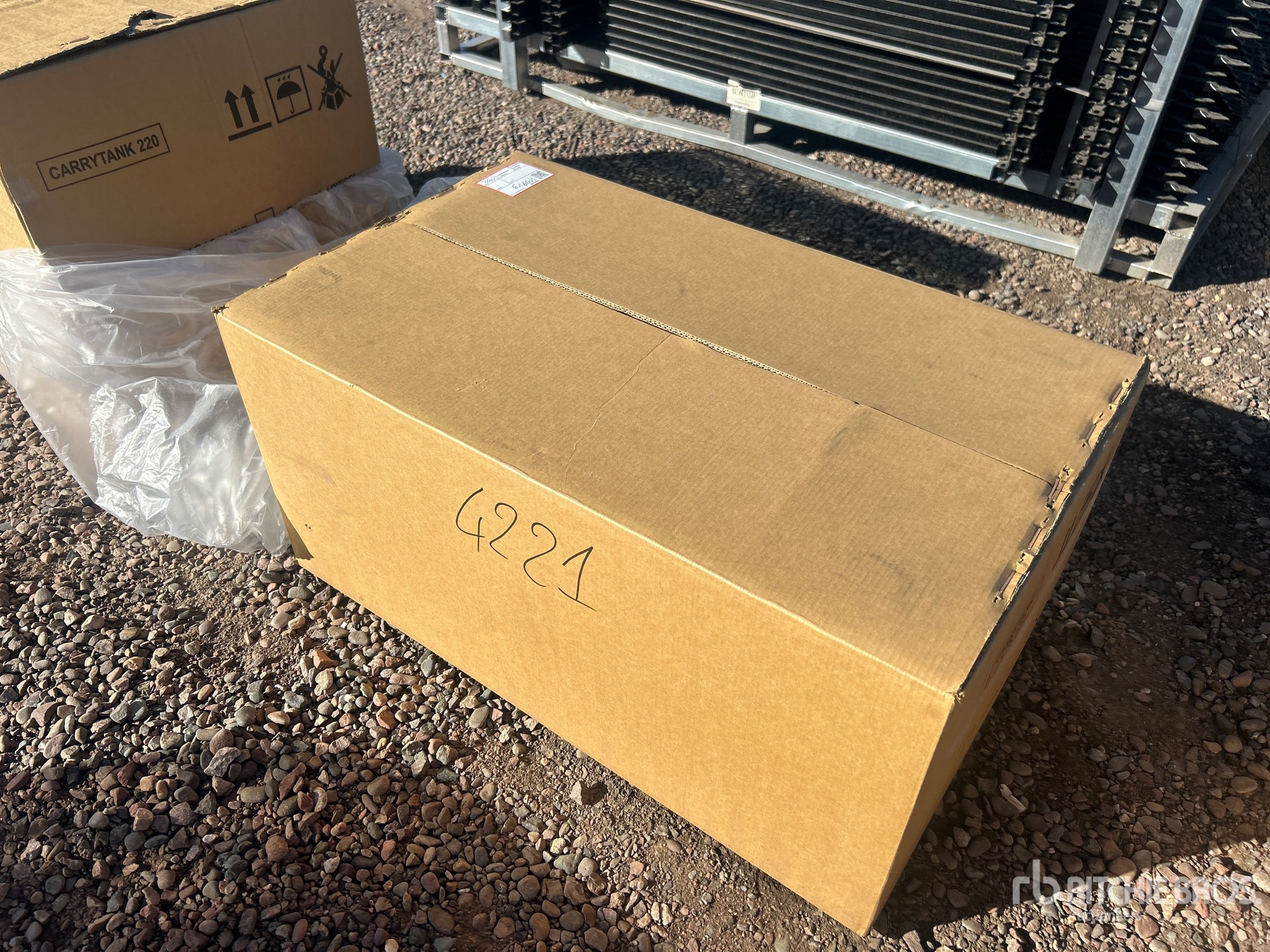 General Appearance with Bild, Ecke hinten links