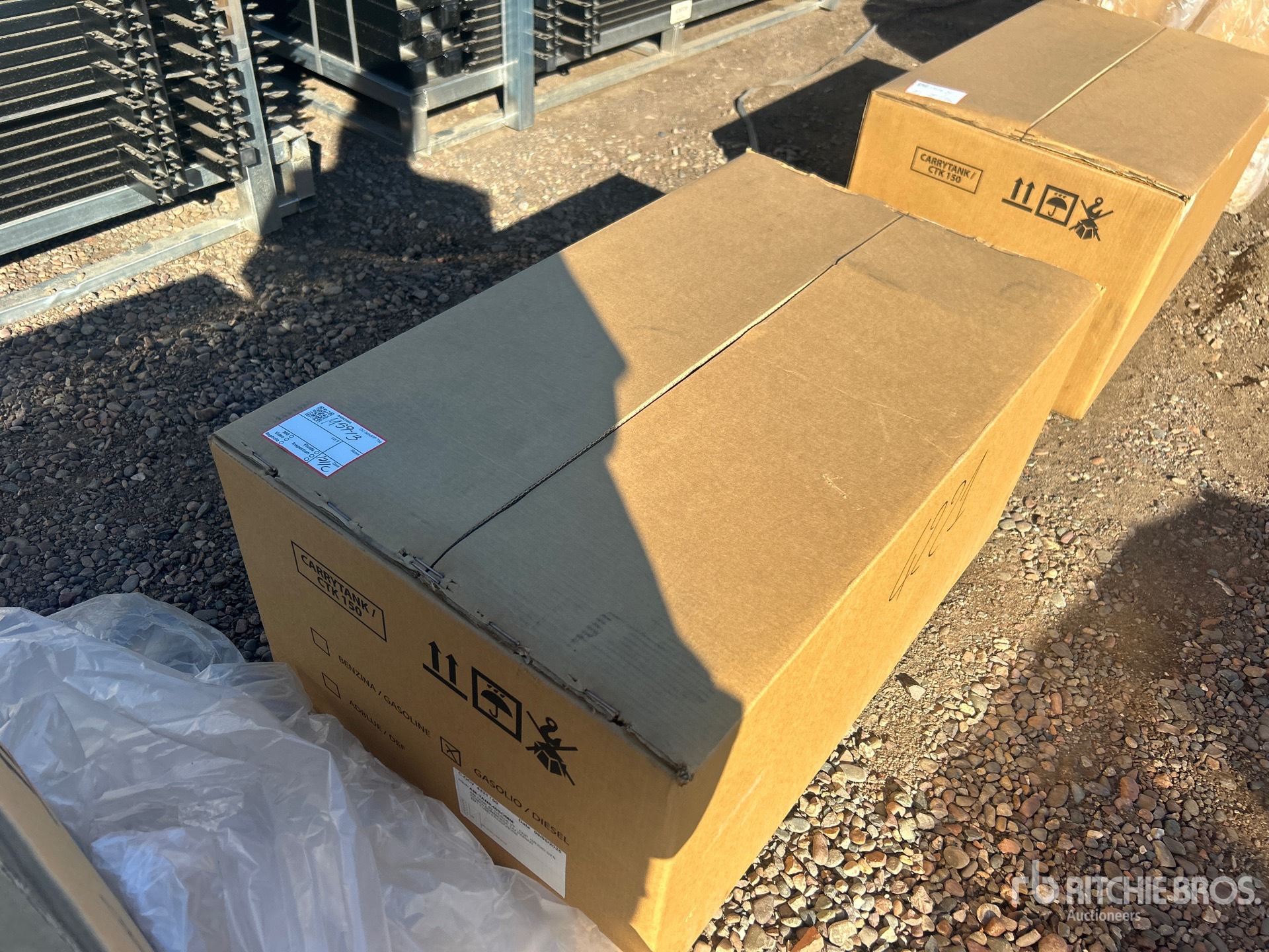 General Appearance with Bild, Ecke vorne links