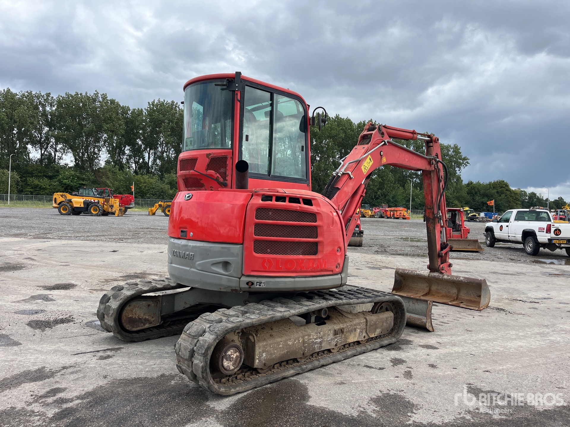 General Appearance with Picture, Right Rear Corner