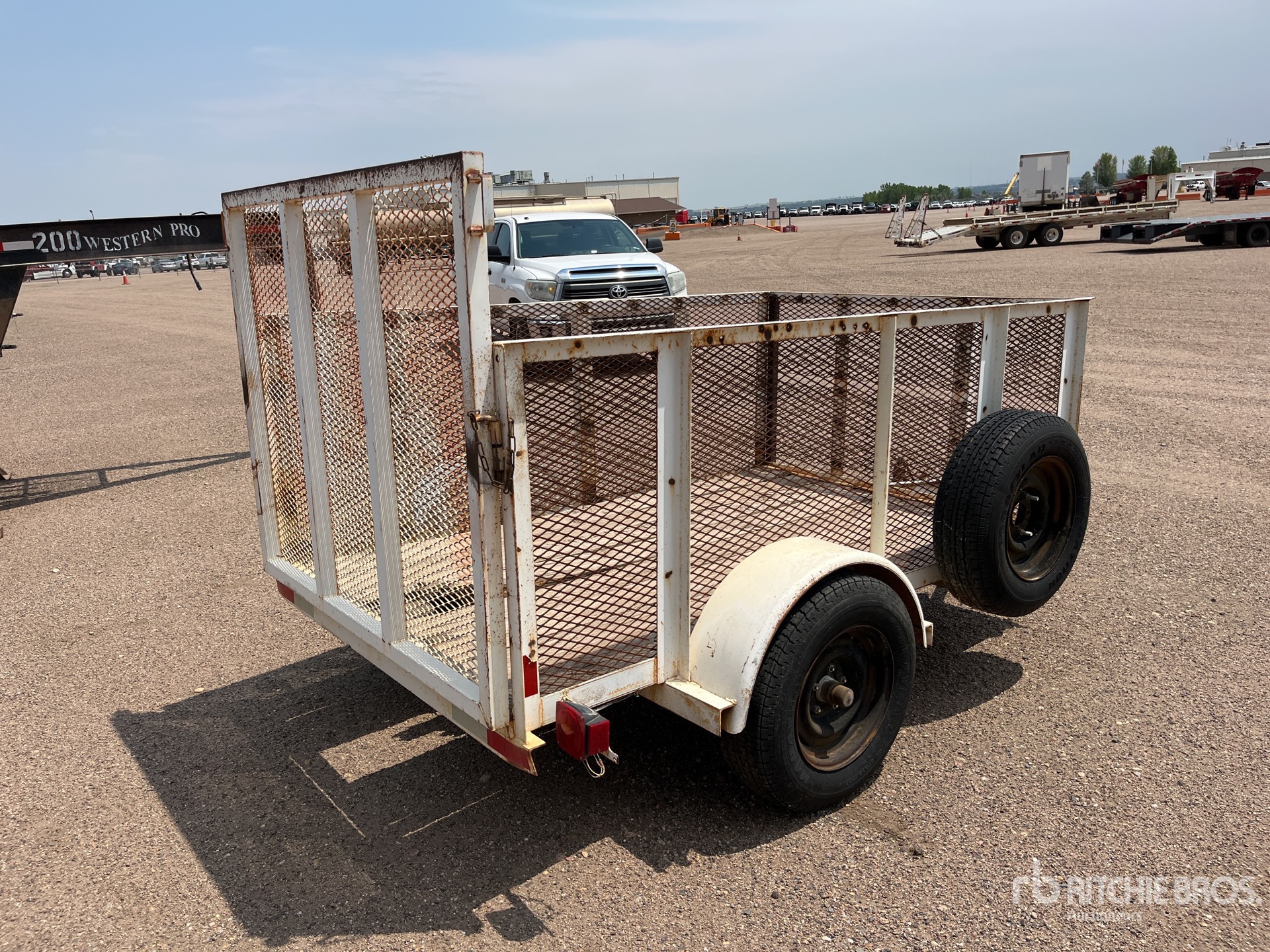 General Appearance with Picture, Right Rear Corner