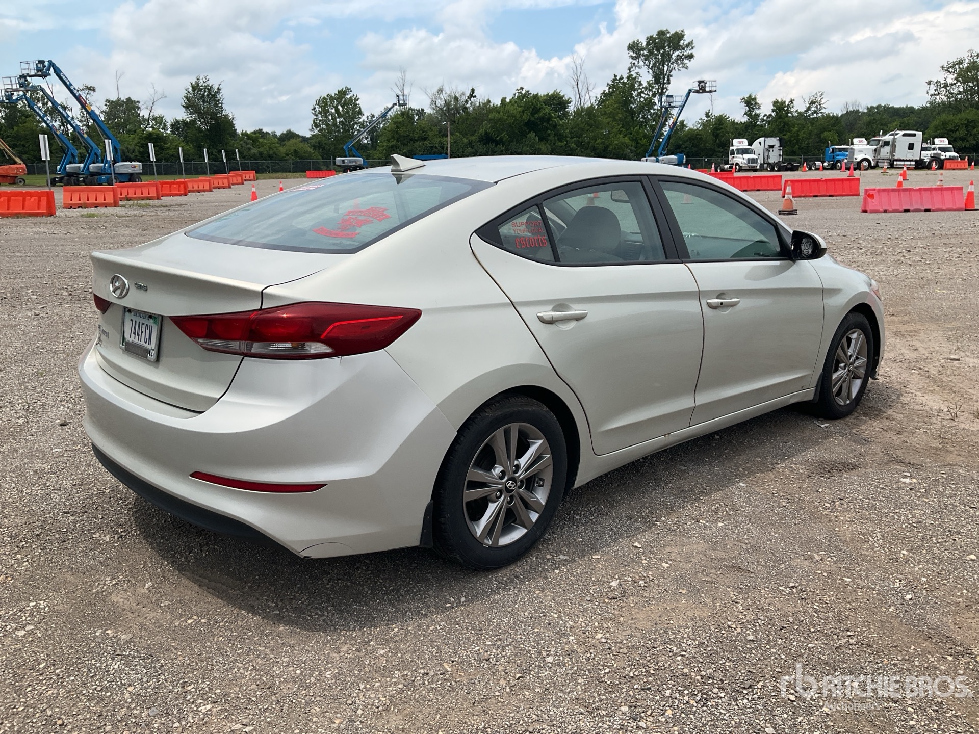 General Appearance with Picture, Right Rear Corner