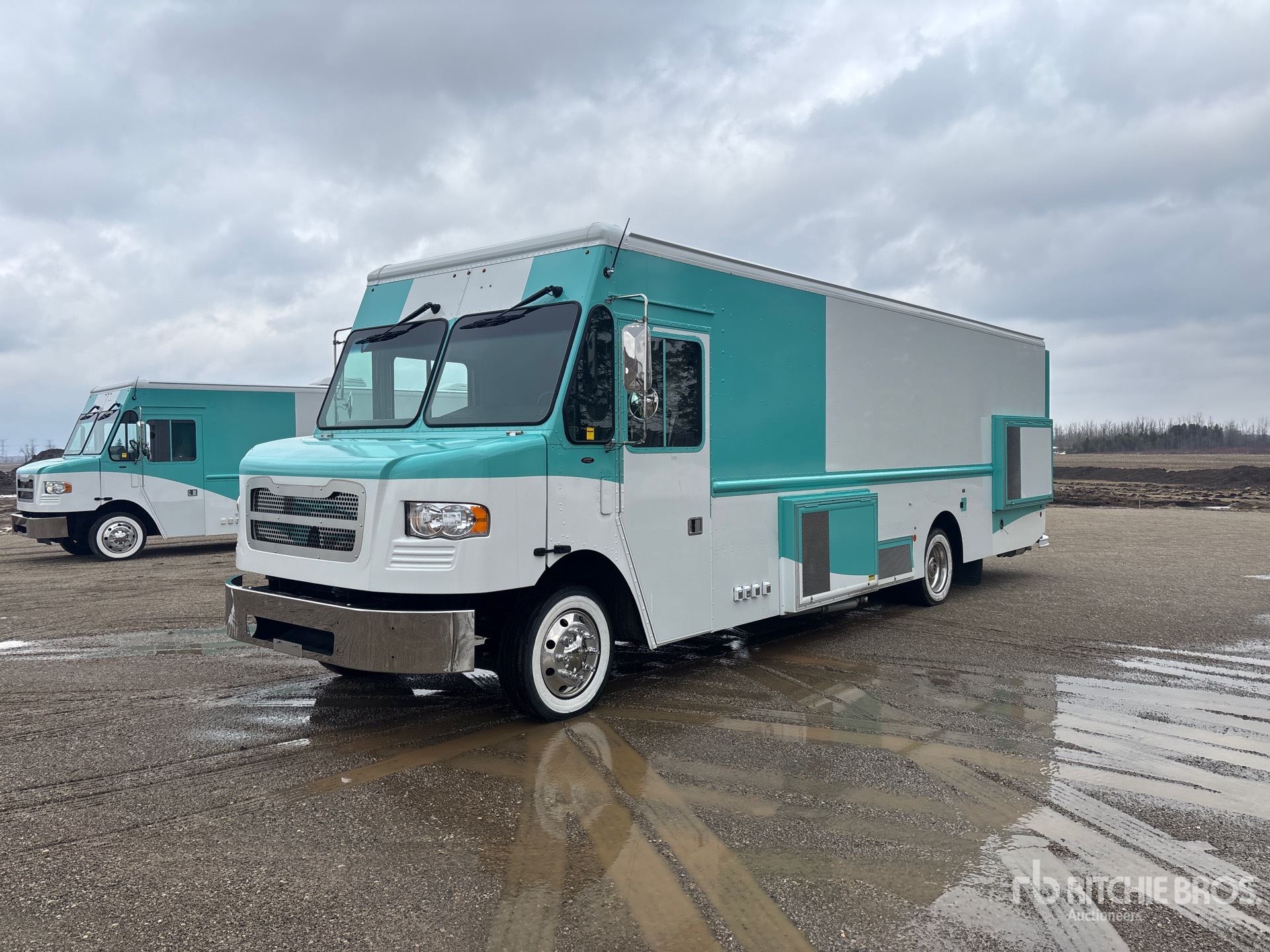 General Appearance with Picture, Left Front Corner