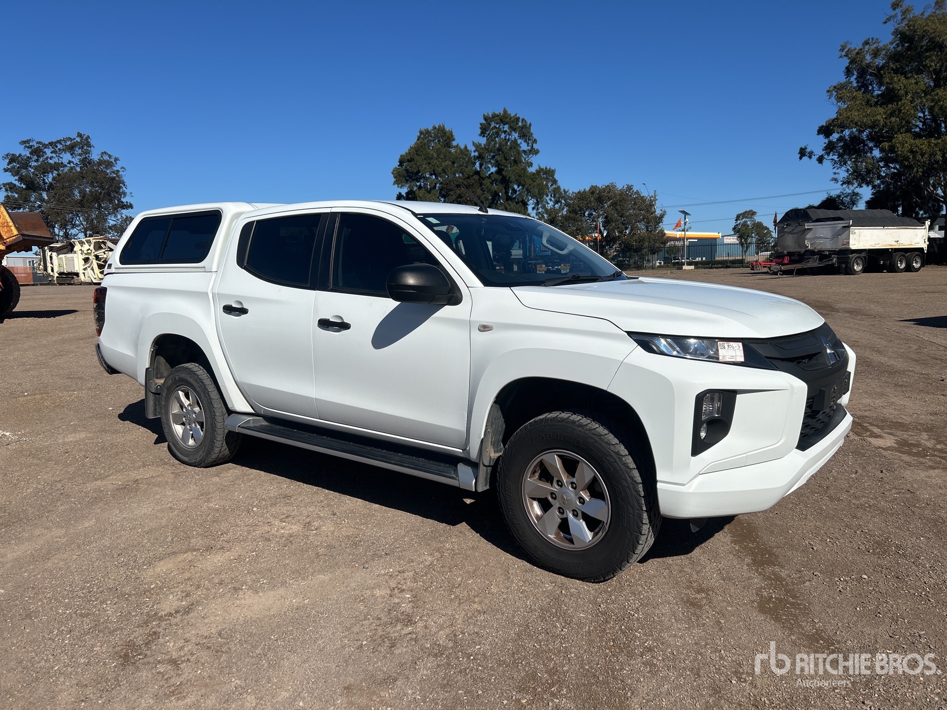 General Appearance with Picture, Left Front Corner