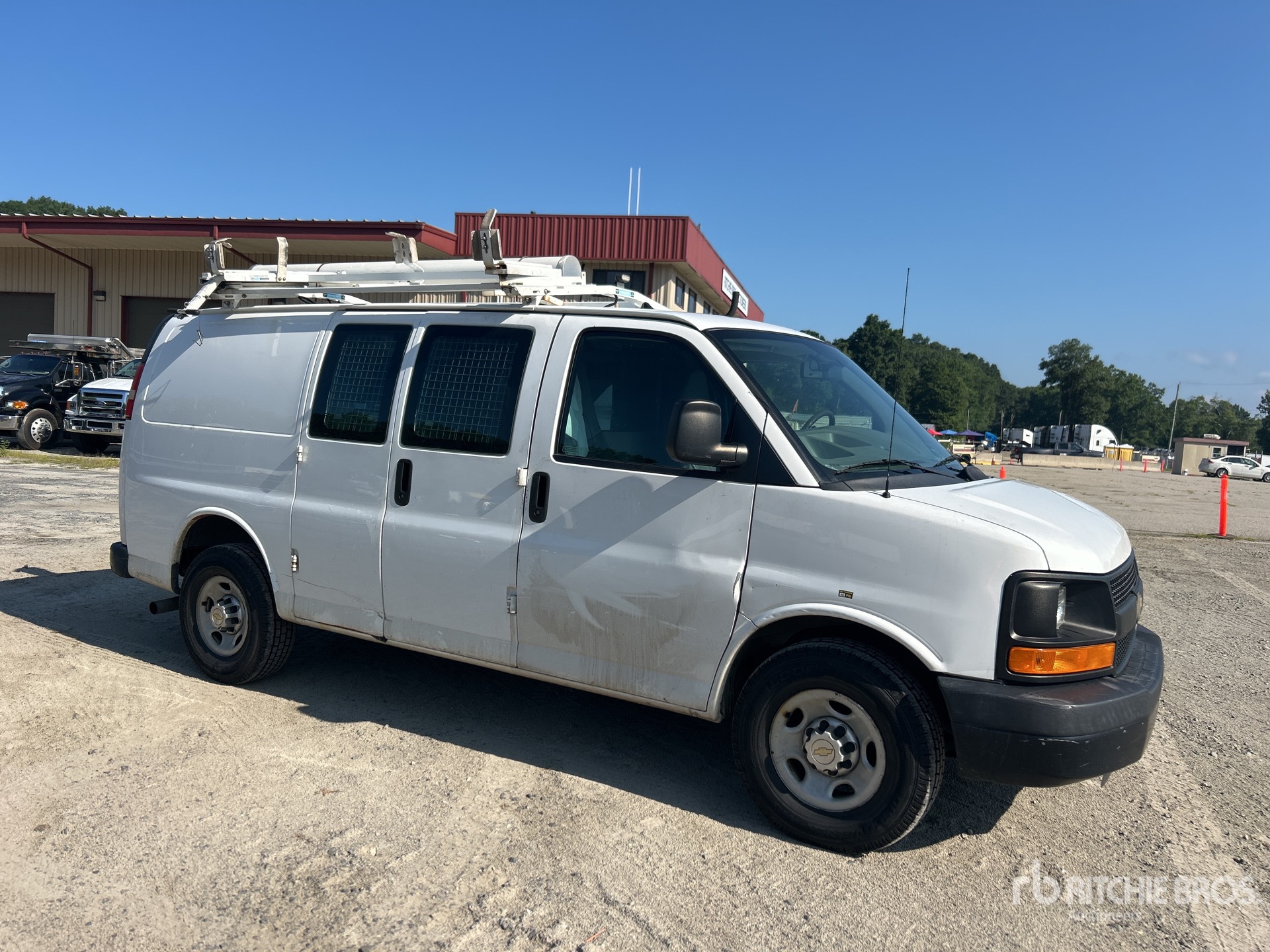 General Appearance with Picture, Right Front Corner