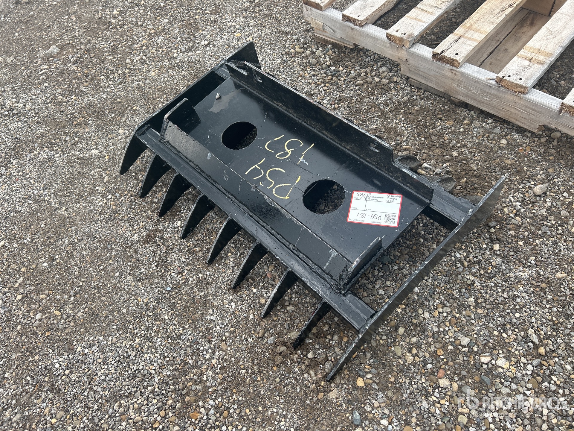 General Appearance with Picture, Right Rear Corner