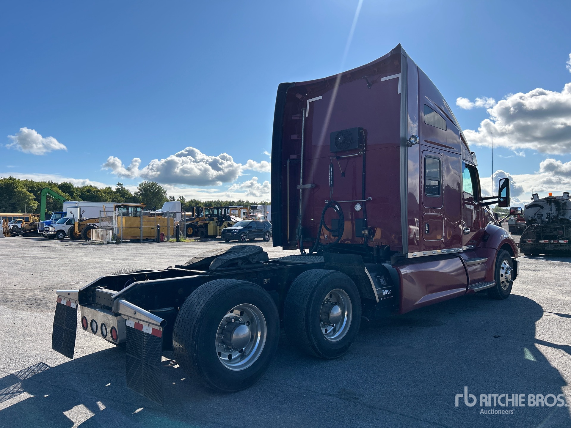 General Appearance with Picture, Right Rear Corner