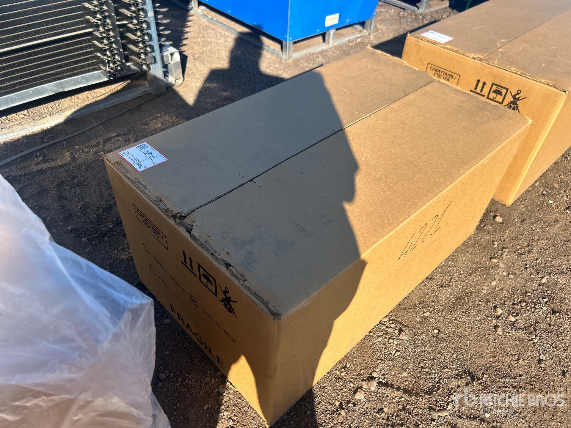 General Appearance with Bild, Ecke vorne links