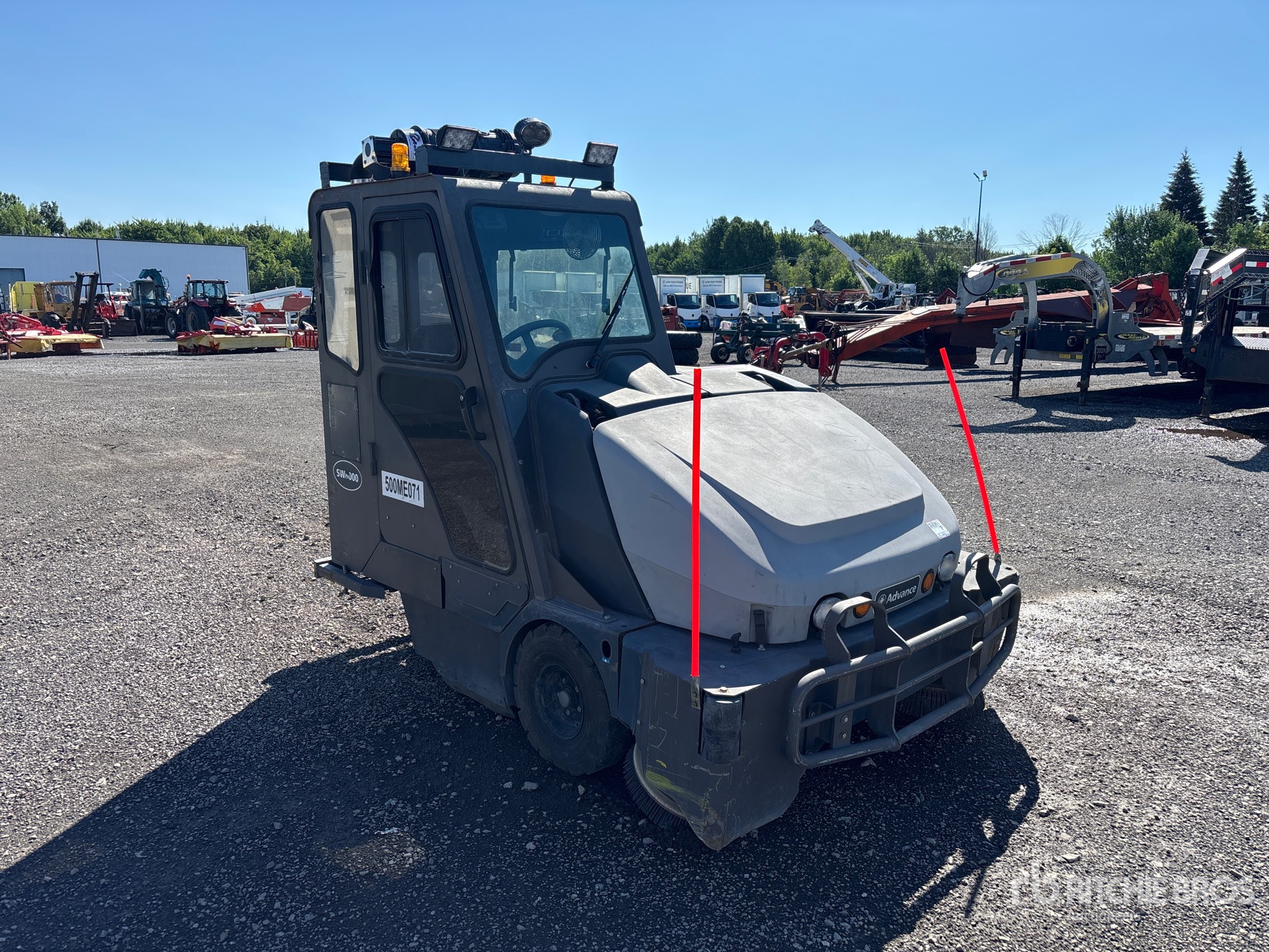 General Appearance with Picture, Right Front Corner