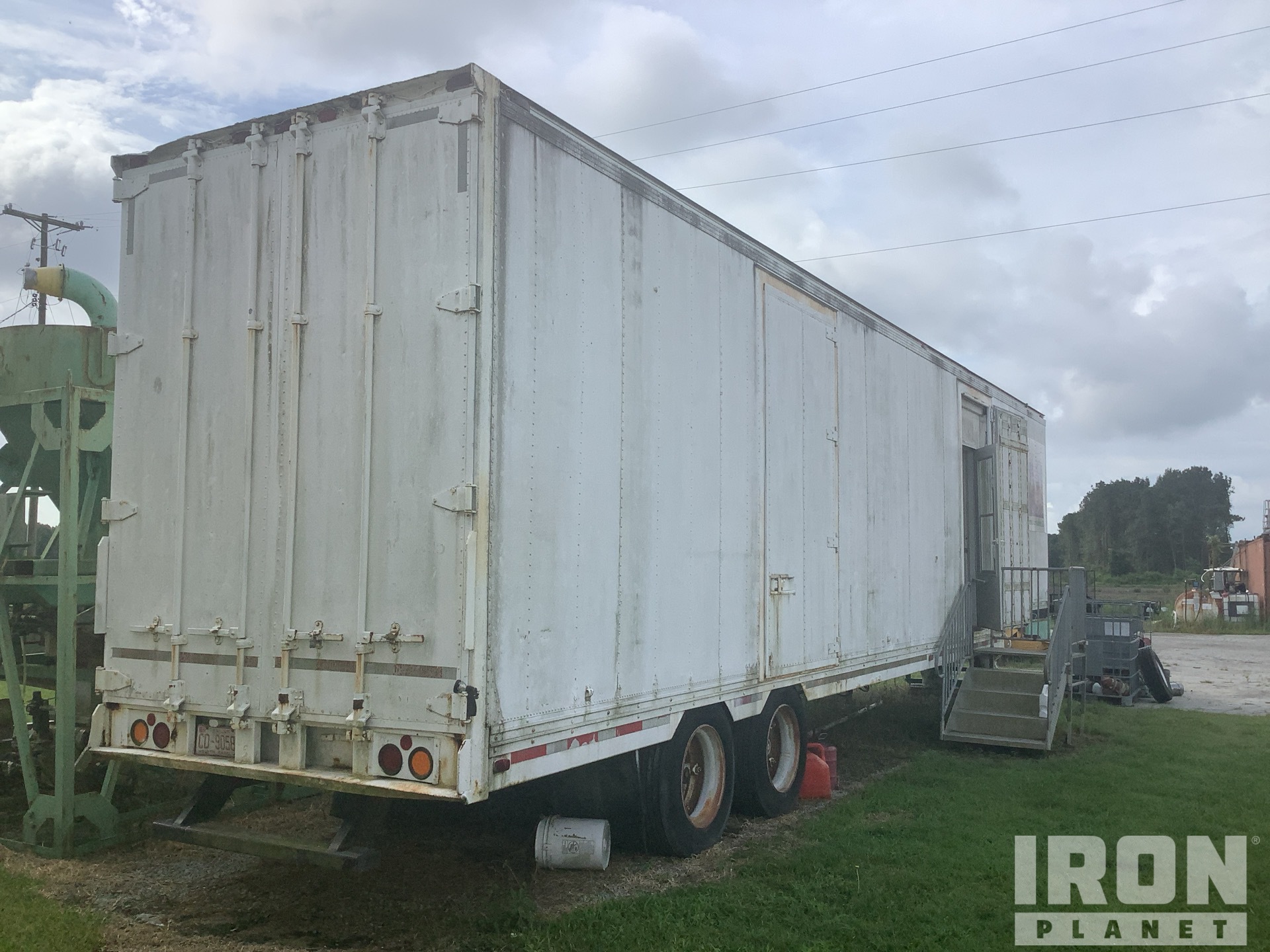 General Appearance with Foto, angolo anteriore sinistro
