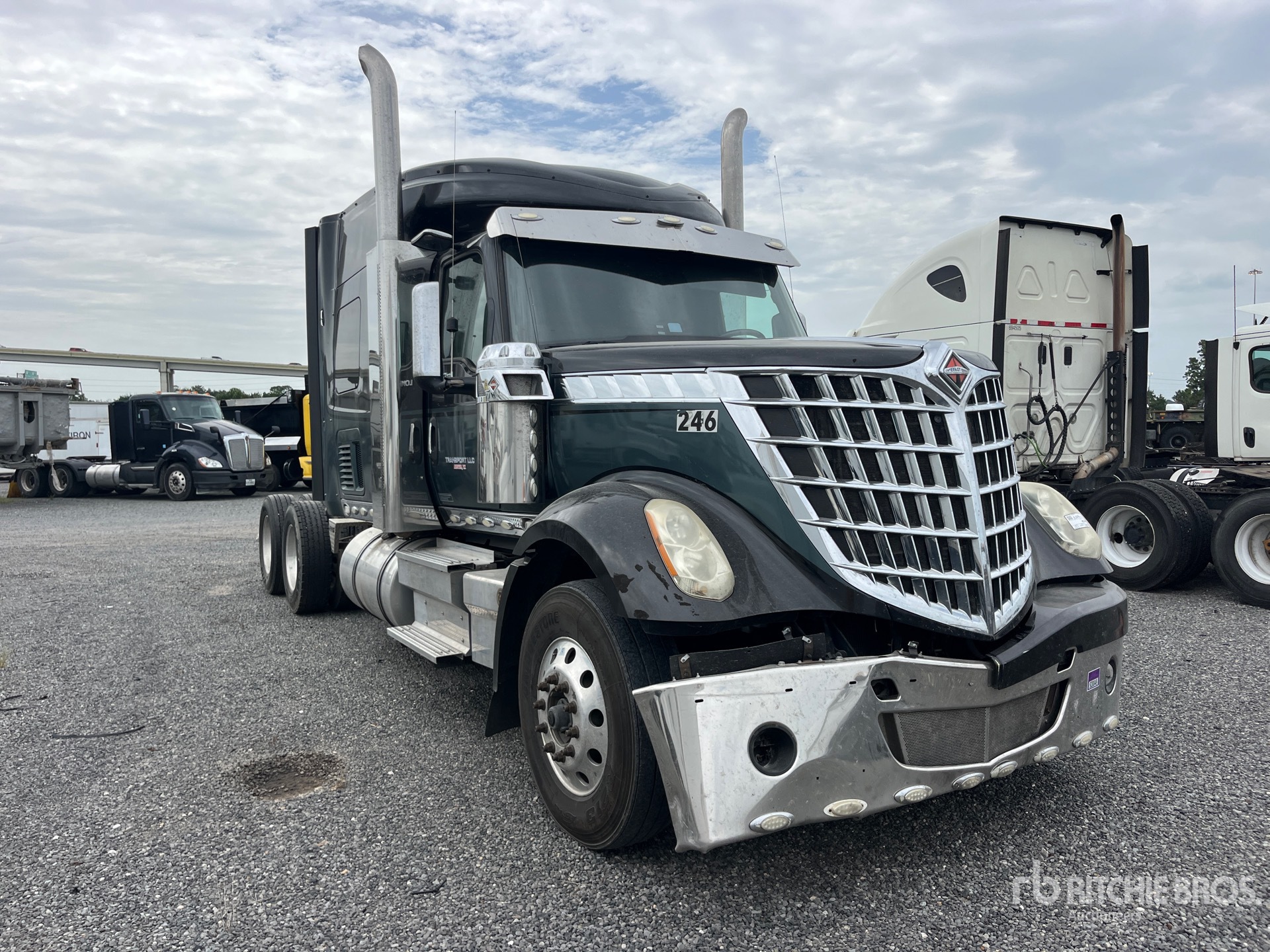 General Appearance with Picture, Right Front Corner