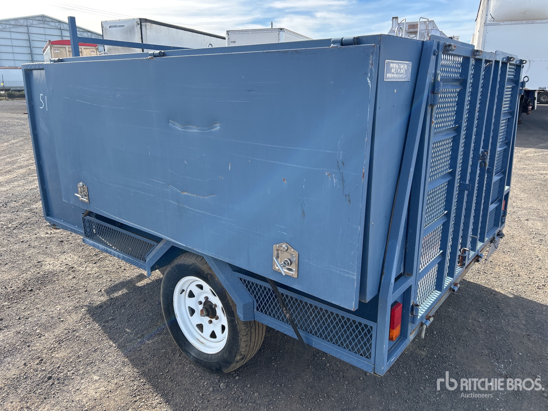 General Appearance with Picture, Right Rear Corner