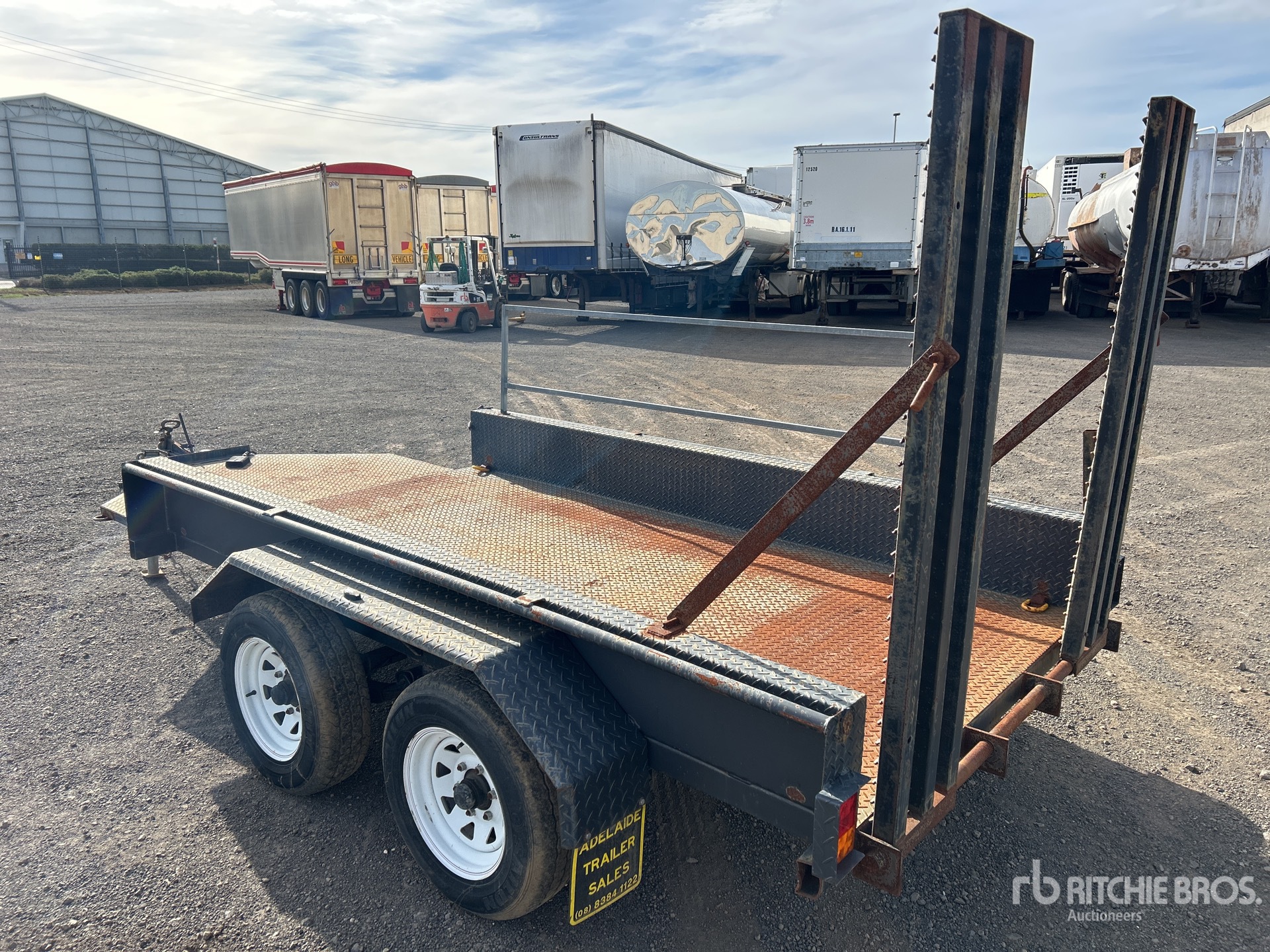 General Appearance with Picture, Right Rear Corner