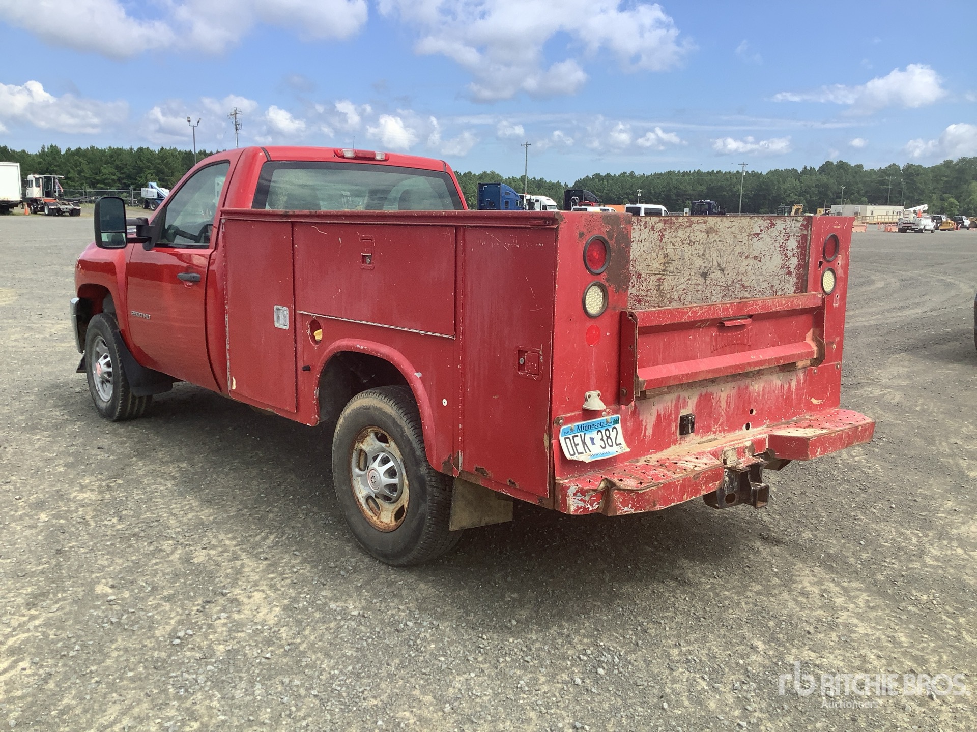 General Appearance with Picture, Left Rear Corner