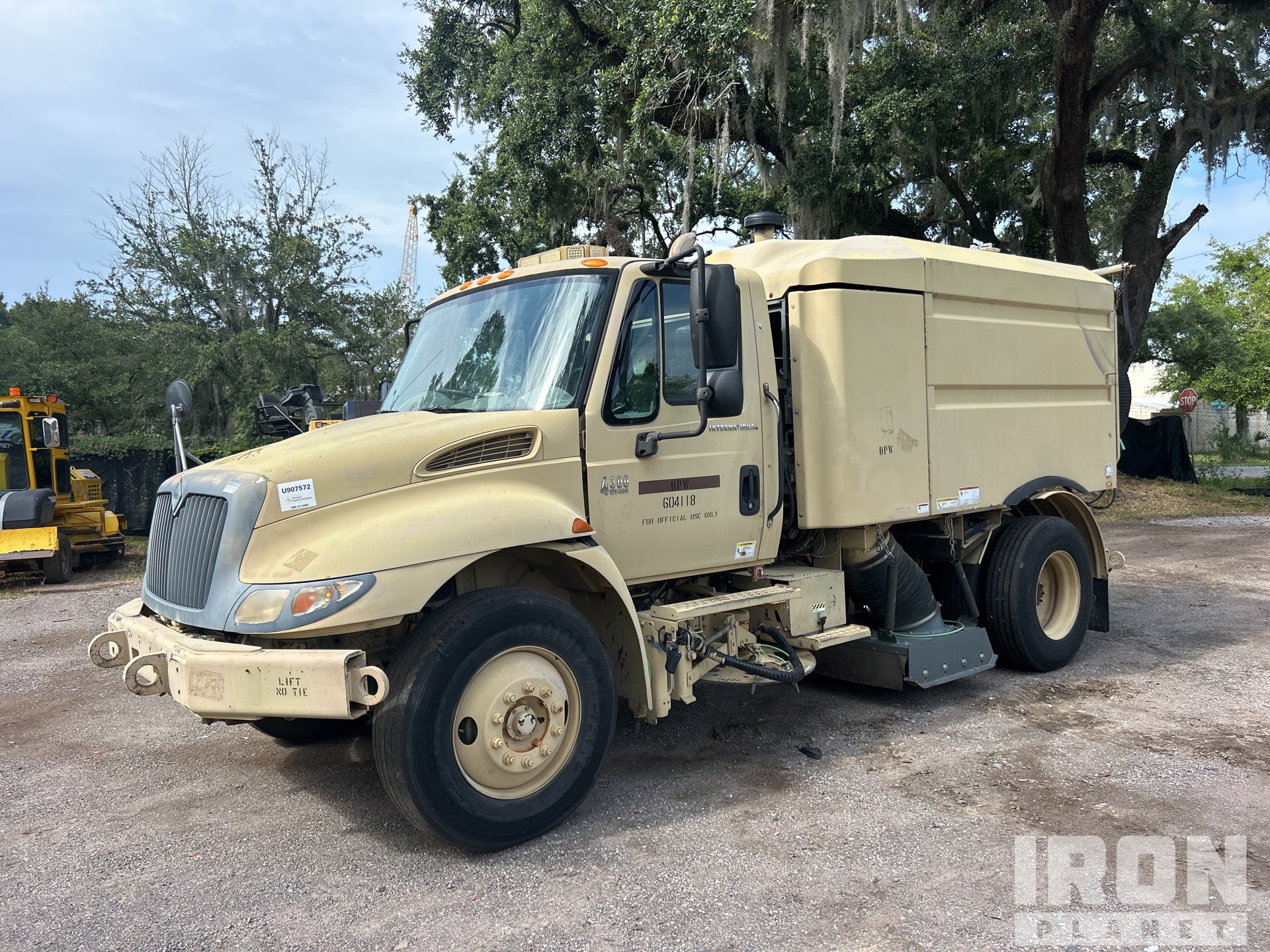 General Appearance with Picture, Left Front Corner