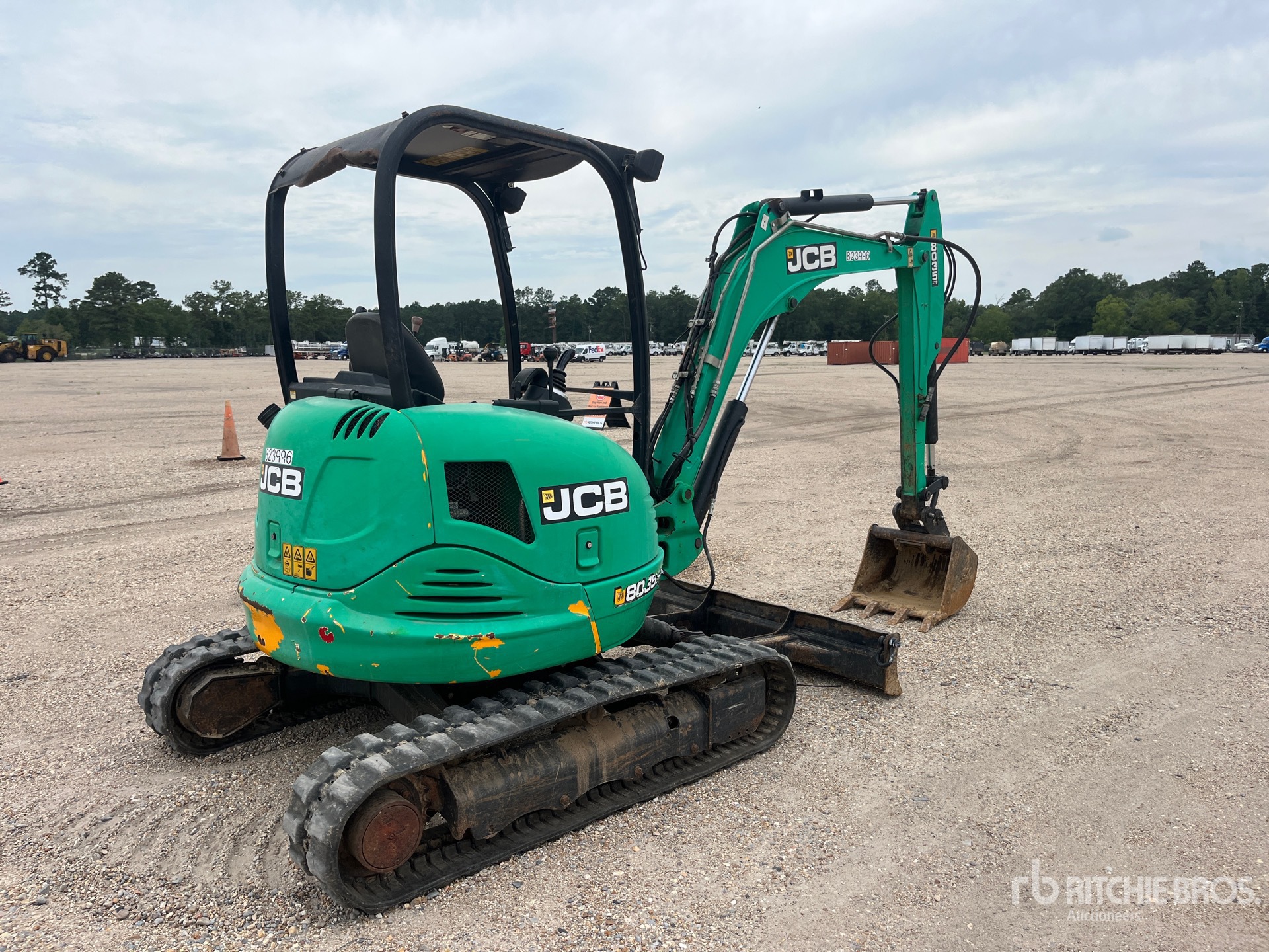 EXCAVADORA 2015 JCB 8035