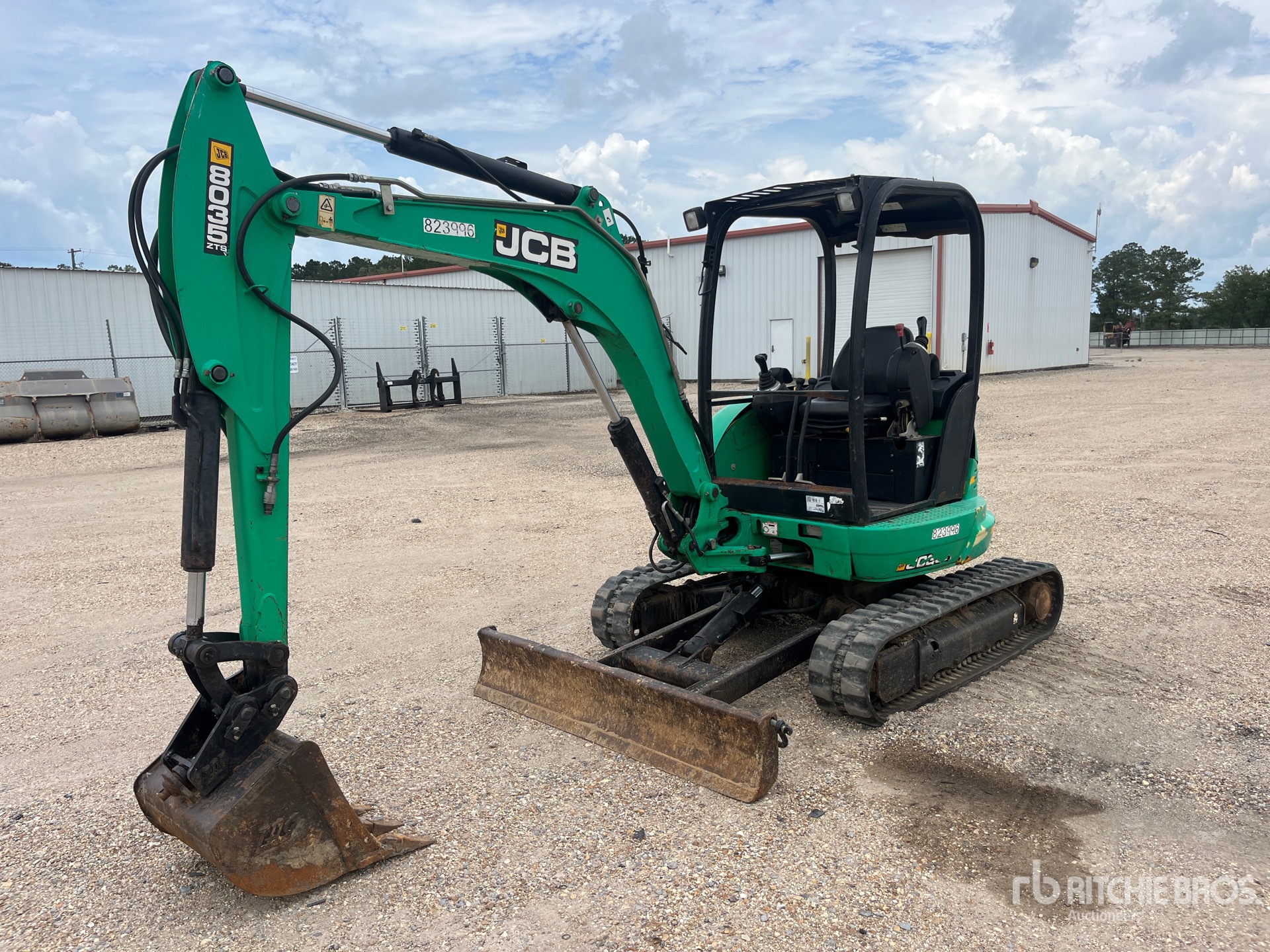 EXCAVADORA 2015 JCB 8035
