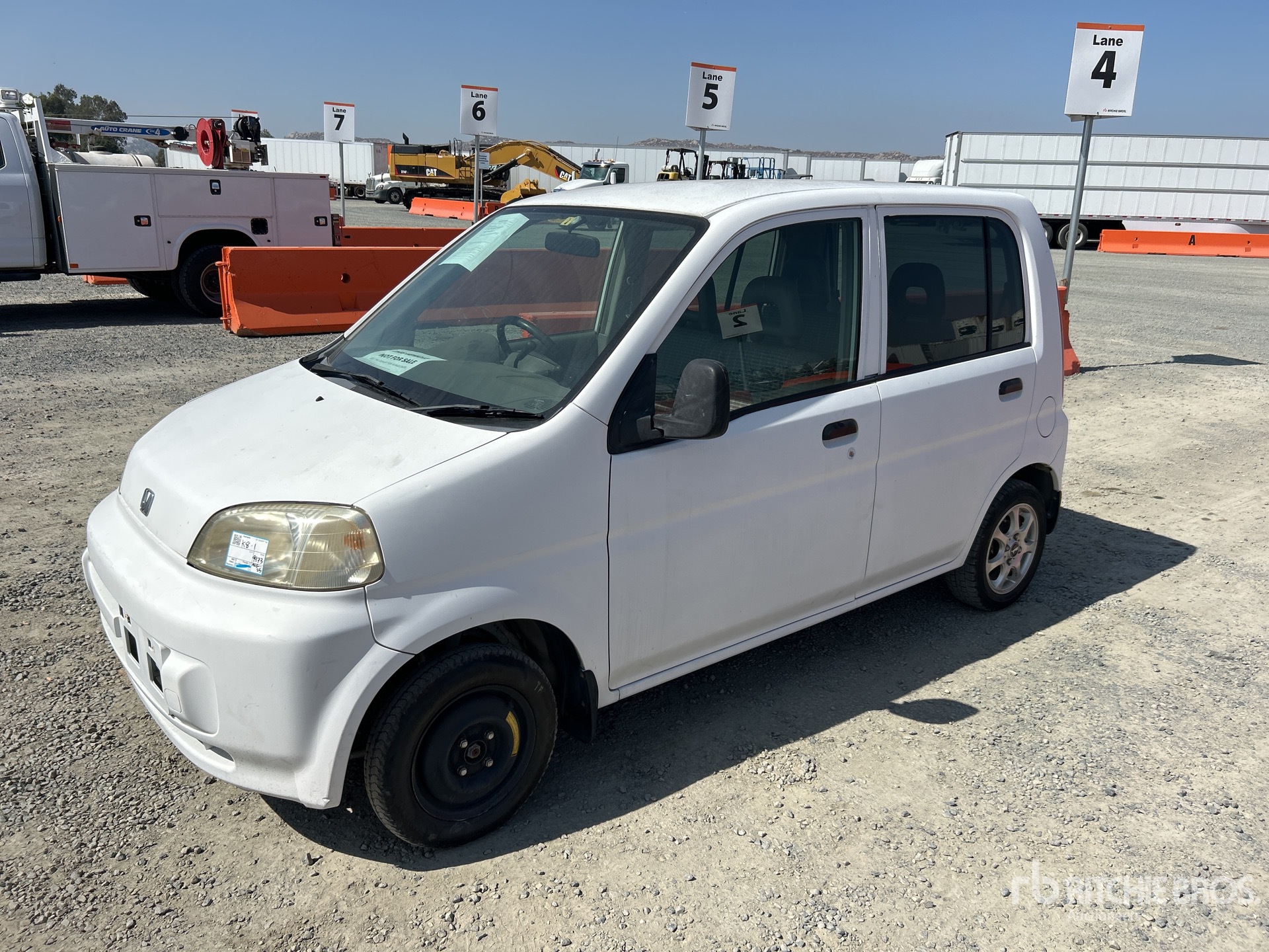 General Appearance with Picture, Left Front Corner