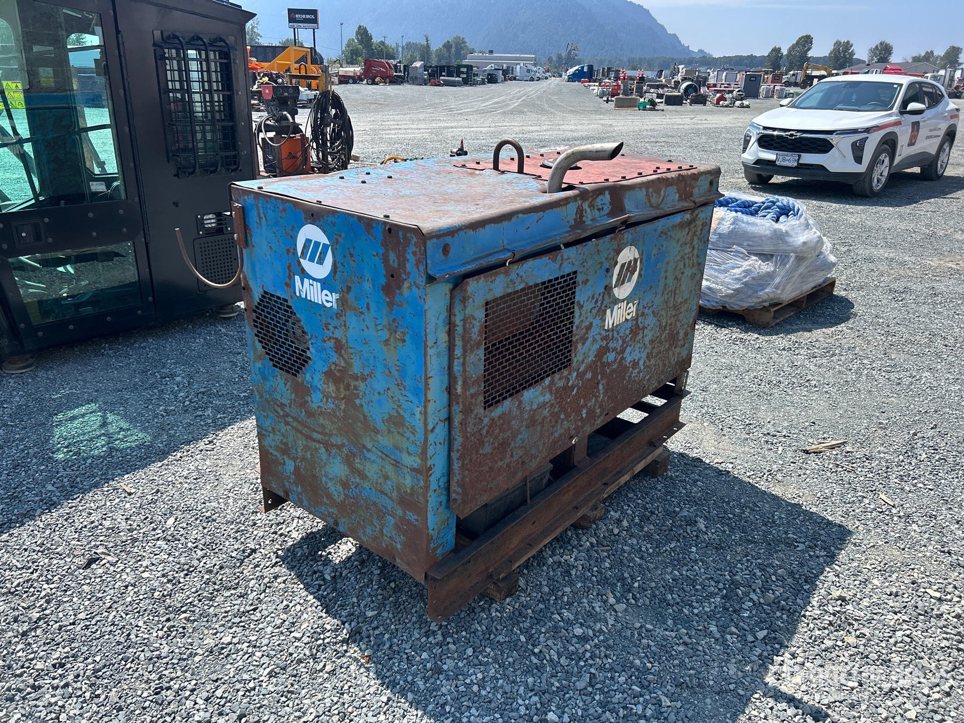 General Appearance with Picture, Left Rear Corner