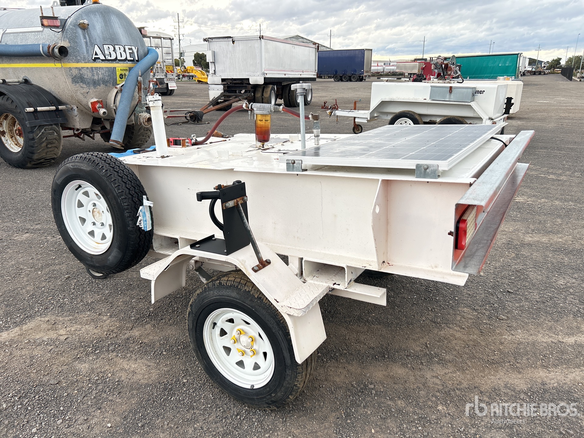 General Appearance with Picture, Right Rear Corner