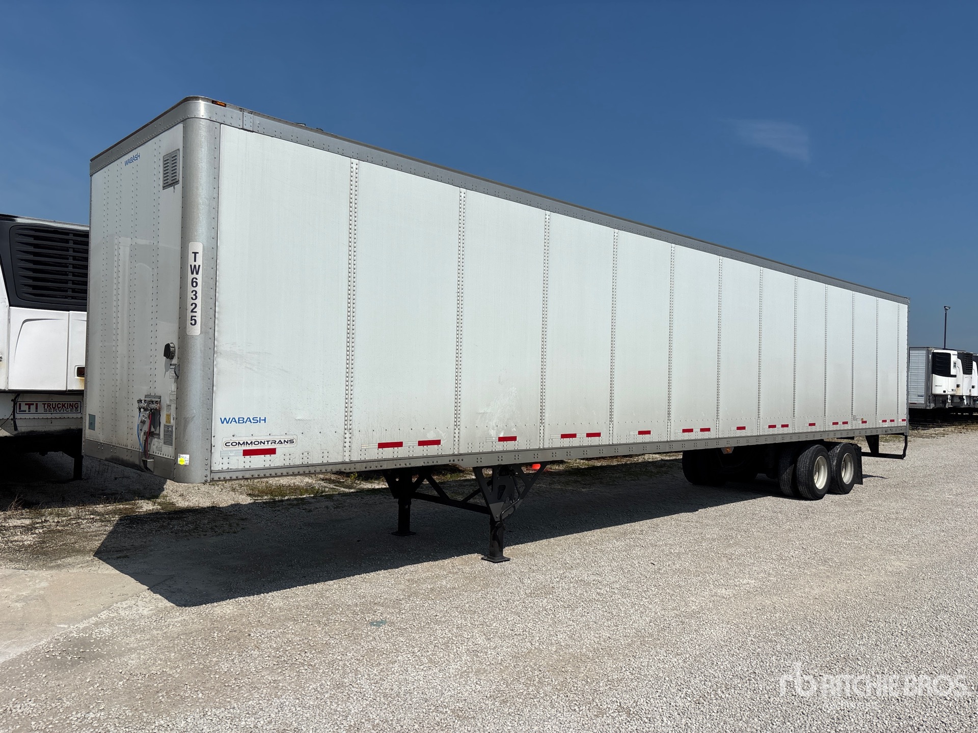 General Appearance with Bild, Ecke vorne links