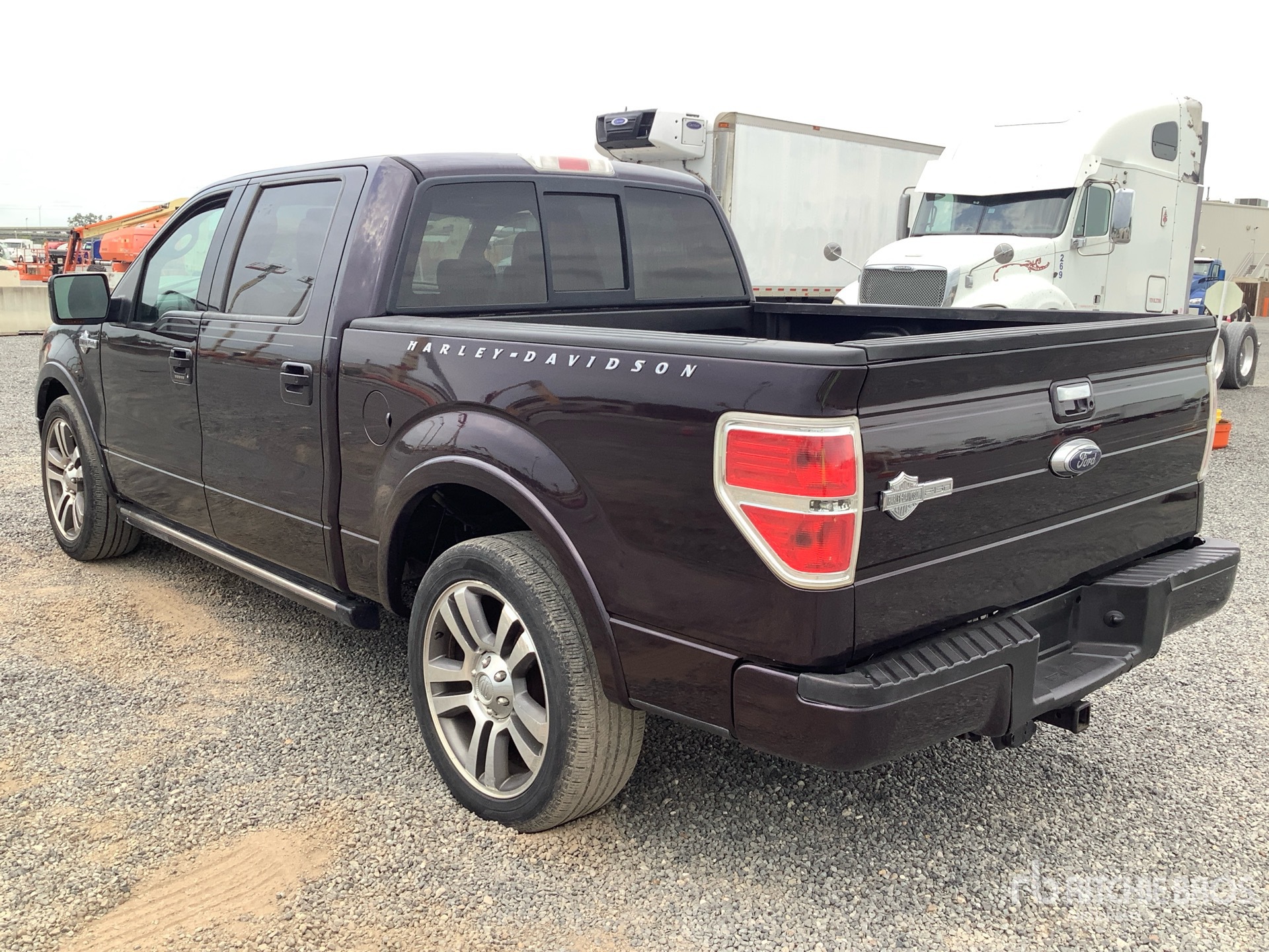 General Appearance with Picture, Left Rear Corner