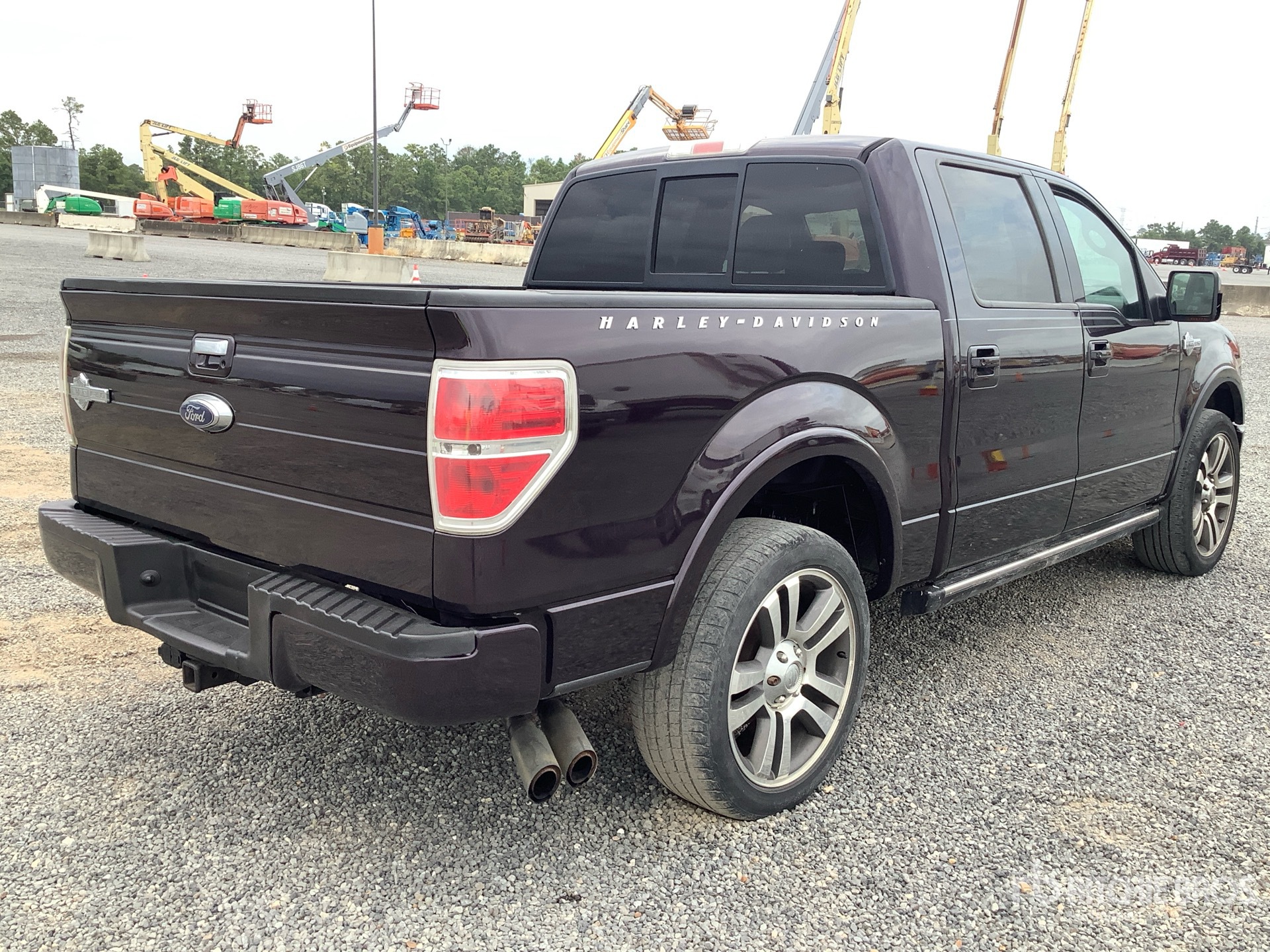 General Appearance with Picture, Right Rear Corner