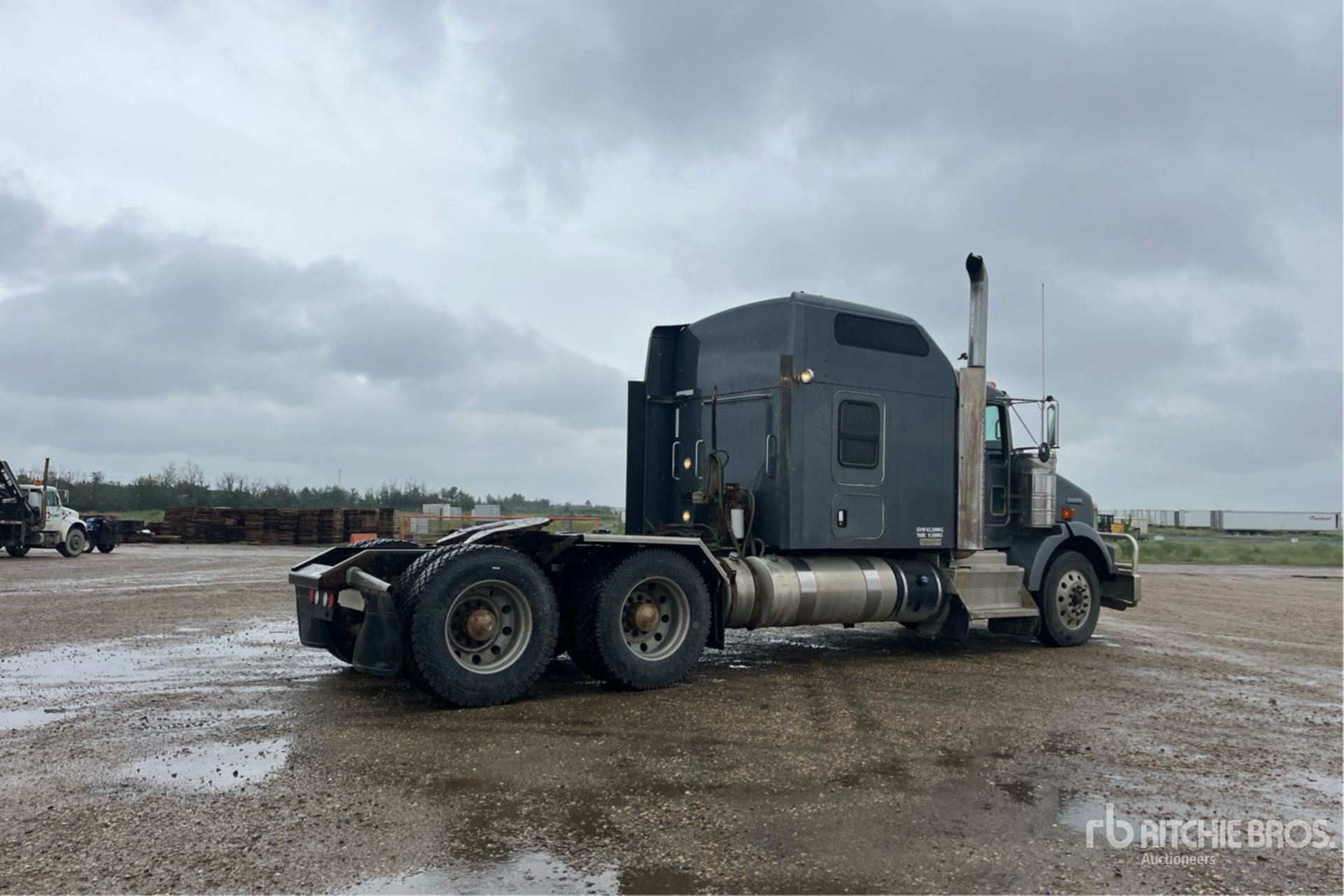 General Appearance with Picture, Right Rear Corner