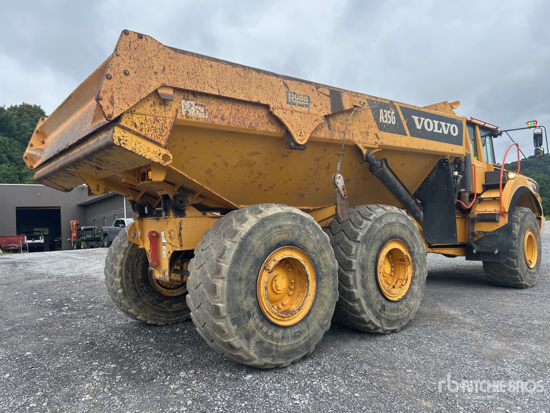 General Appearance with Picture, Right Rear Corner