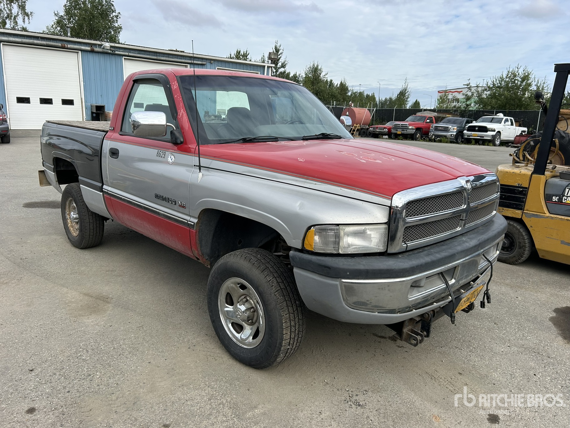 General Appearance with Picture, Right Front Corner