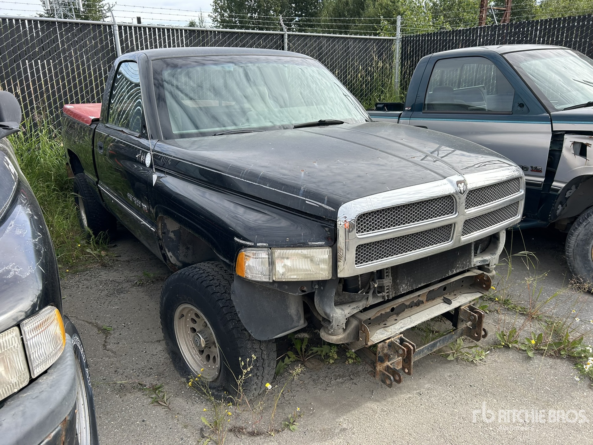 General Appearance with Picture, Right Front Corner